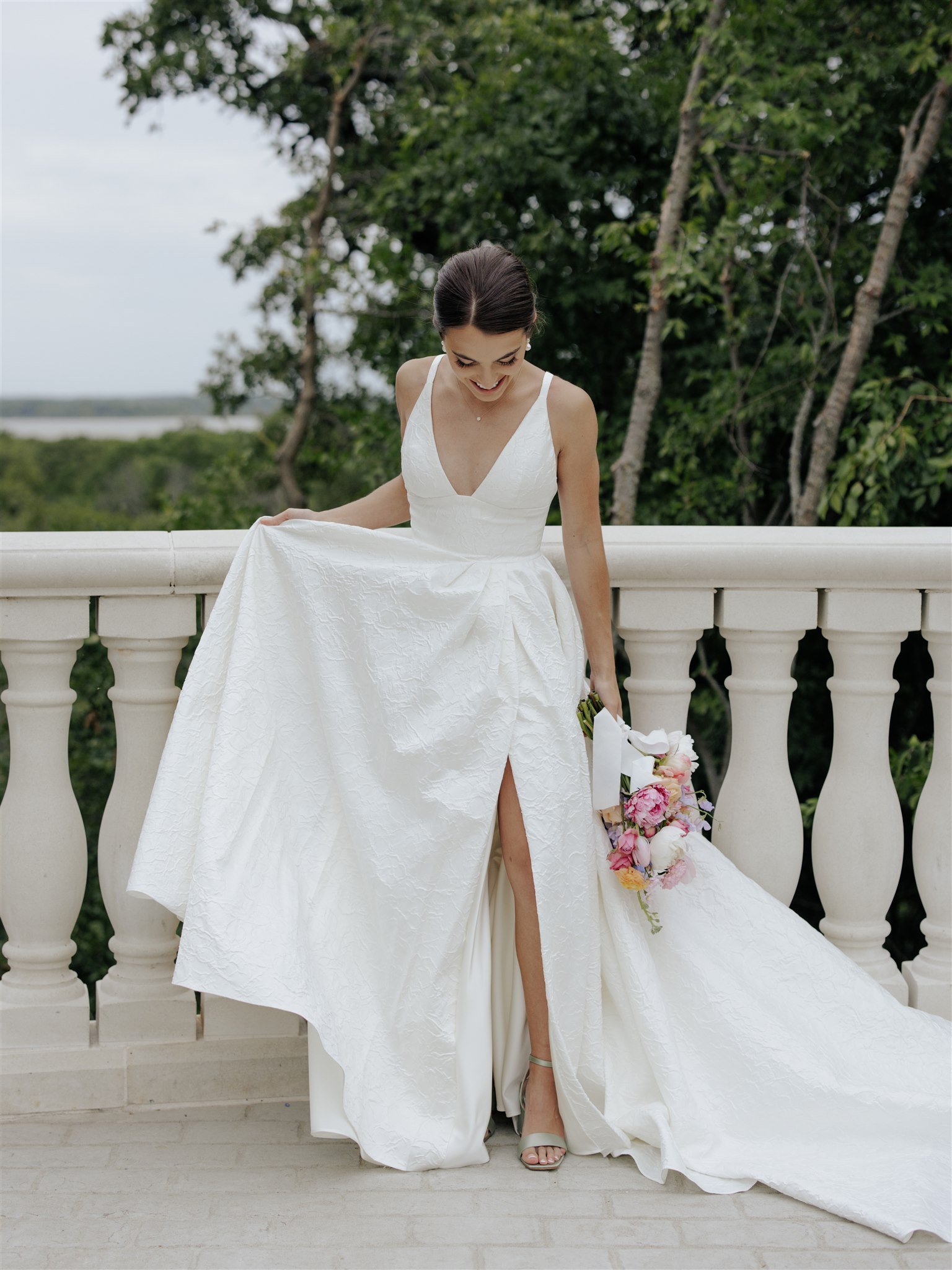 Truvelle-Georgia-Wedding-Dress-Hillside-Estate-Texas-10.jpg