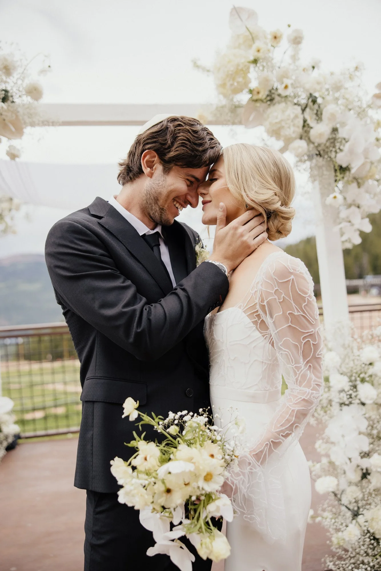 HOW TO PICK A WEDDING PHOTOGRAPHER