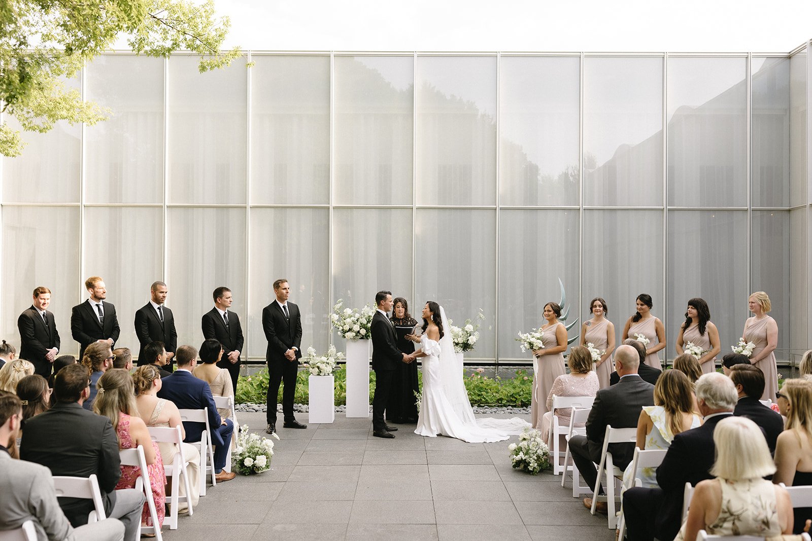 Modern-Wedding-at-The-North-Carolina-Museum-of-Art-10.jpg