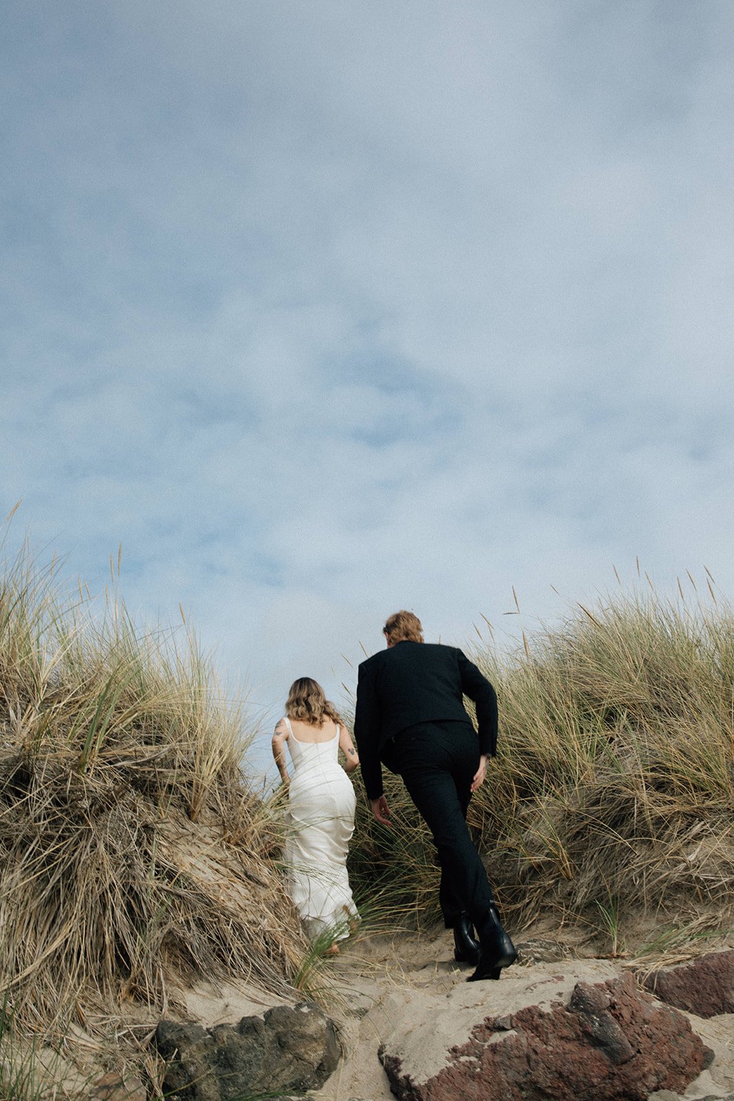 Intimate-Oregon-Coast-Elopement-in-Alexandra-Grecco-15.jpg