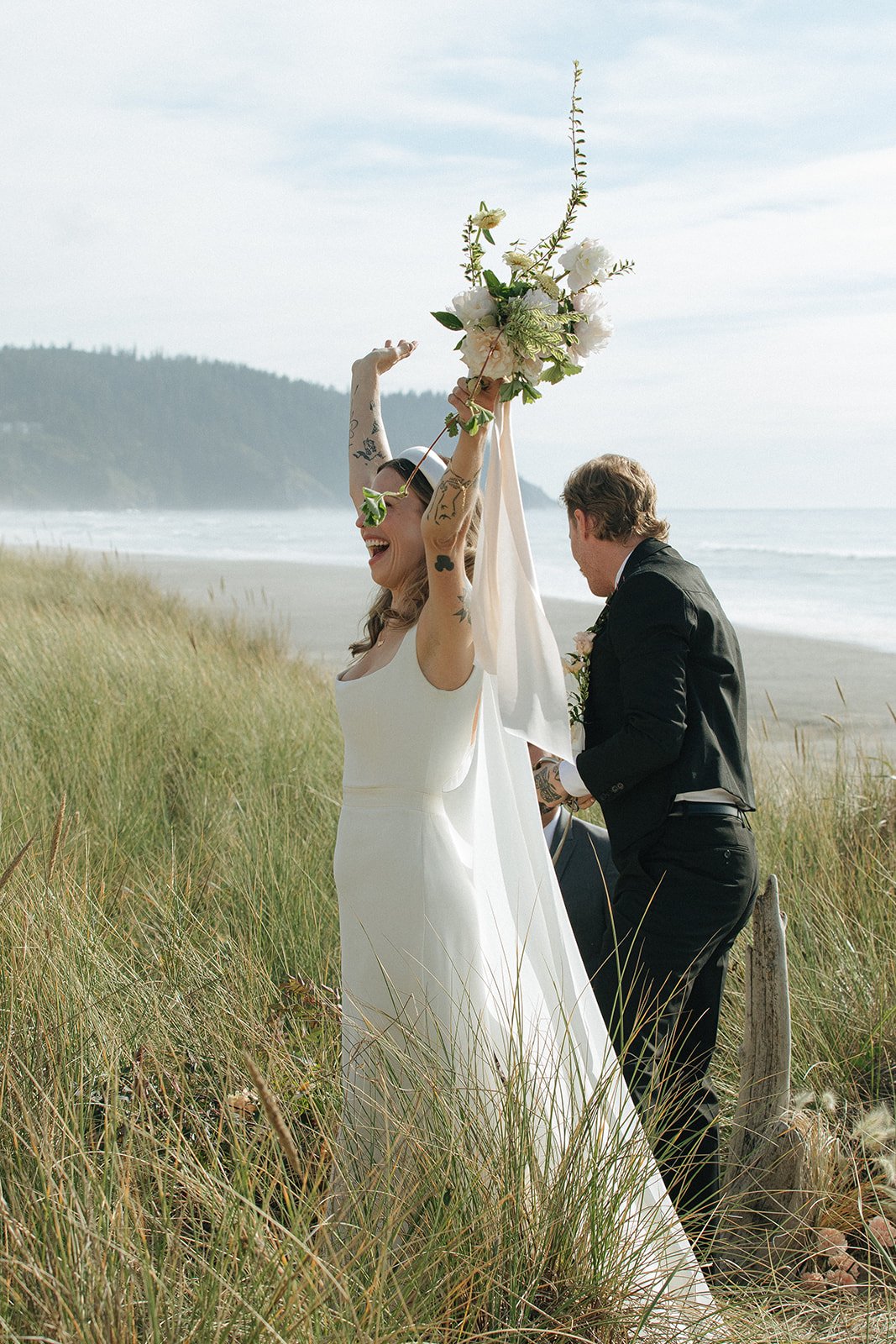 Intimate-Oregon-Coast-Elopement-in-Alexandra-Grecco-27.jpg