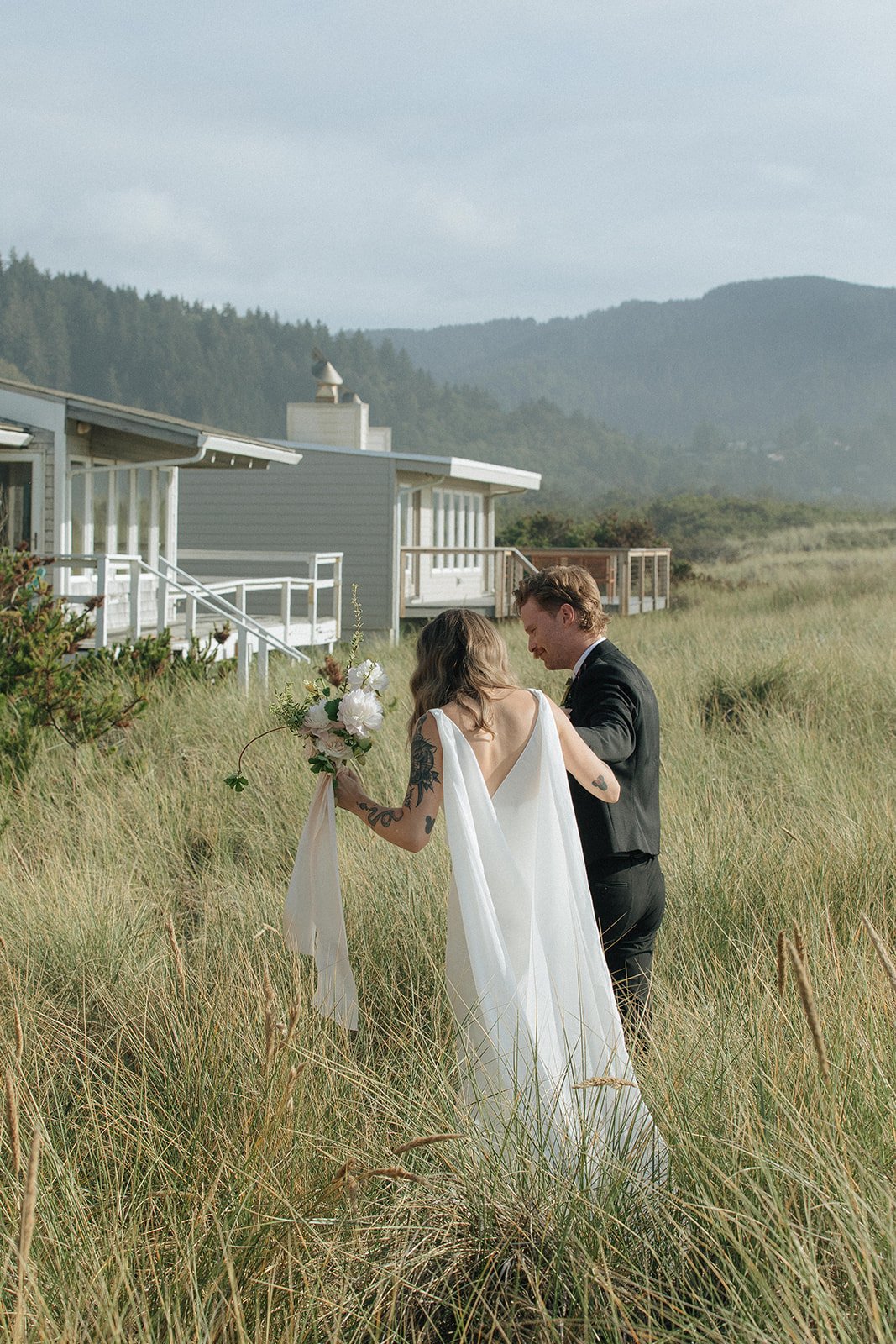 Intimate-Oregon-Coast-Elopement-in-Alexandra-Grecco-28.jpg