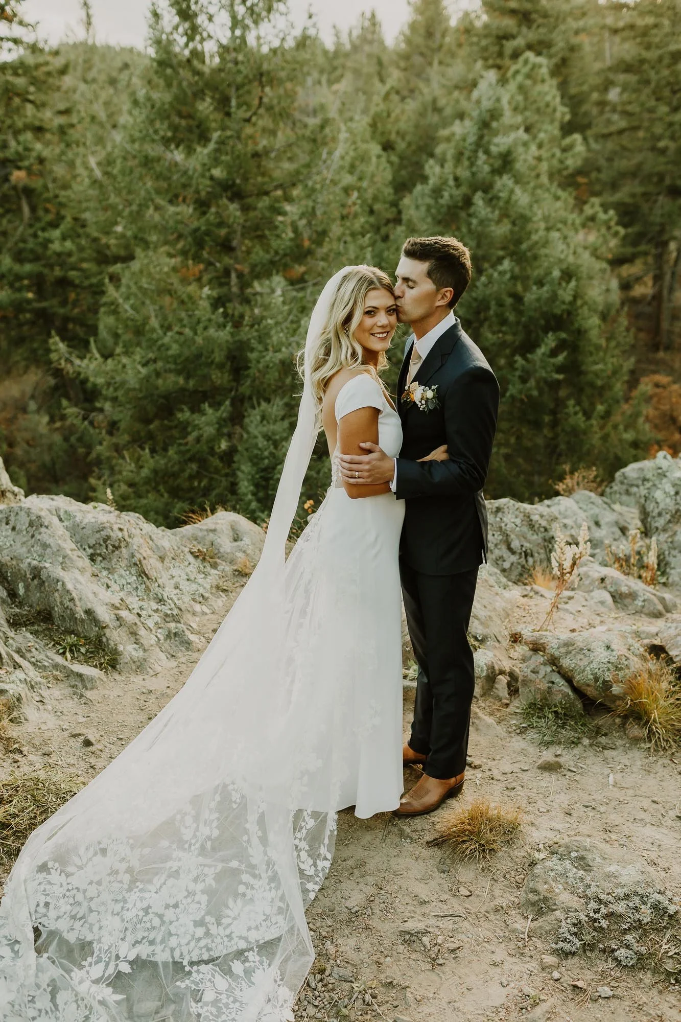 CLASSIC FALL WEDDING AT COLORADO FARM WEDDING VENUE
