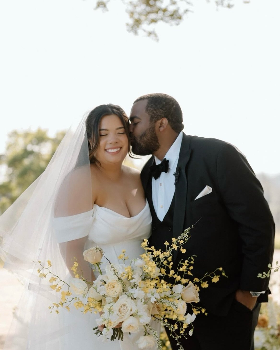 #aandbabe christianna &amp; myles. &hearts;

photo @ascendtogether.co
venue black oak mountain vineyards 
florals @ek_floraldesign
beauty @sarahnikaglam
food @elenas_kitchen_and_catering
dress via aandbe_sacramento

sacramento bride, sactown, califor