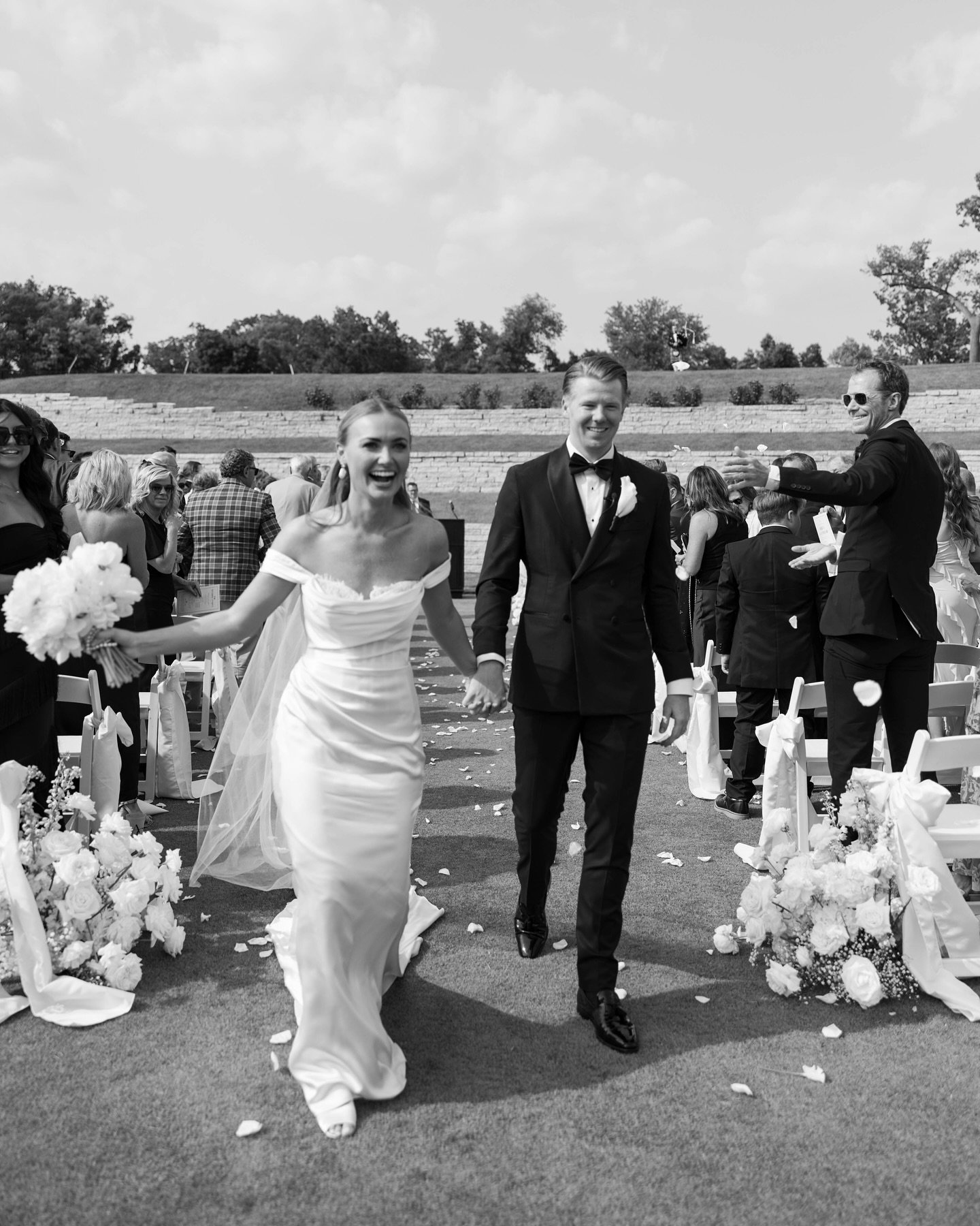#annabebride abbey &amp; connor&rsquo;s country club wedding in @katherinetash 🖤

photo @madisentimp_weddings
venue @thecrcc
planning @theprettygoldenco
florals @blushing.garden
rentals @borrowmyvintage
+ @monarchevents.co
rentals @uniqueeventsiowa
