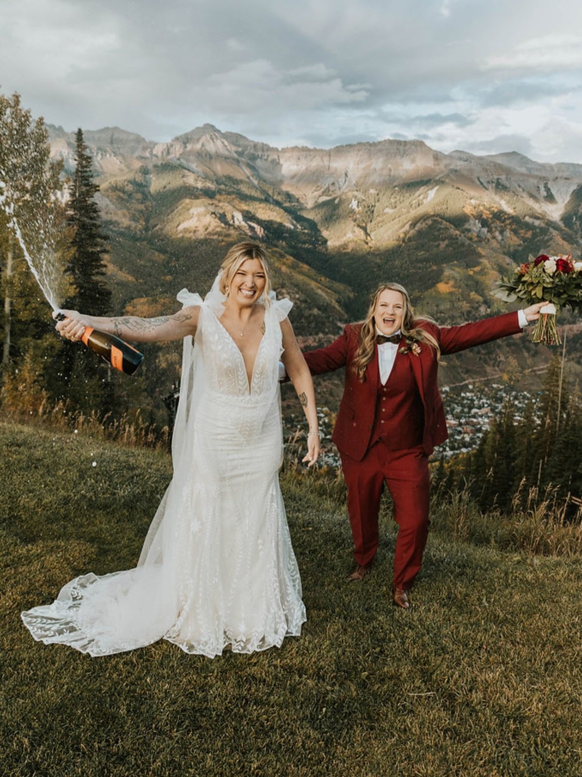 #aandbabe kat &amp; amy are a forever mood in @rish_bridal &hearts;

photo @nataliafries 
planning @telluride_unveiled
florist @bridalveilfloral
makeup @haleyskyemakeup
dress @rish_bridal via @aandbe_dallas
babes amykd2424@_mrskdrake

telluride weddi