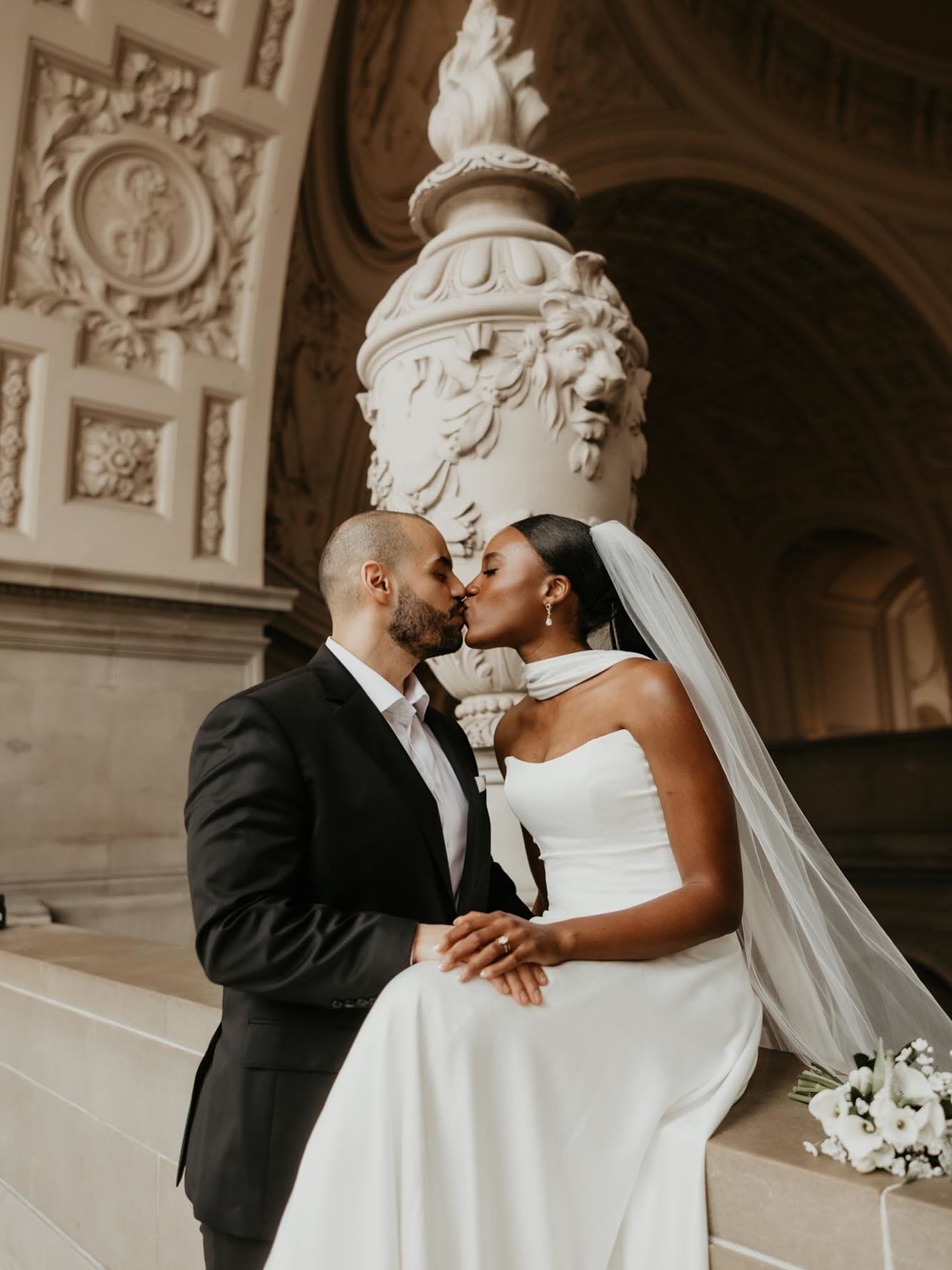 #aandbabe courtney &amp; pablo 🍾🥂

veil @saragabrielveils 
dress @jennyyoonyc via @aandbe_seattle 
florals @bloomgalleryflowers 
venue @sfgov 

real bride, jenny yoo, court house wedding, san francisco, bridal inspo, california wedding, civil cerem
