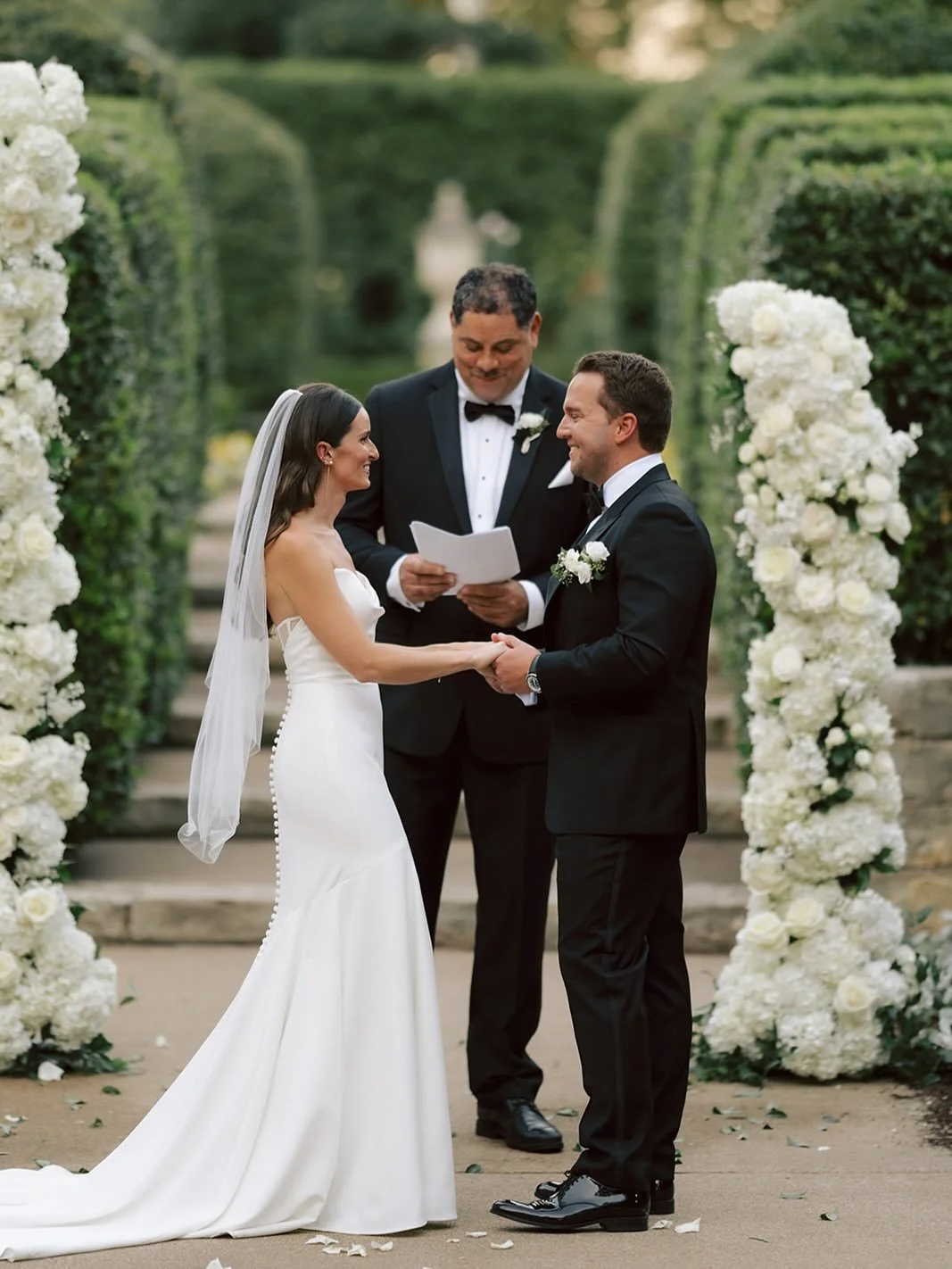 #aandbabe caroline &amp; dean 🤍✨

venue @thedallasarboretum 
planning &amp; styling @rtomaswed 
florals @enfleurdallas 
hmua @darlenedoesdallas 
dress @jennyyoonyc via @aandbe_dallas 

real bride, dallas arboretum, classic wedding, timeless style, g