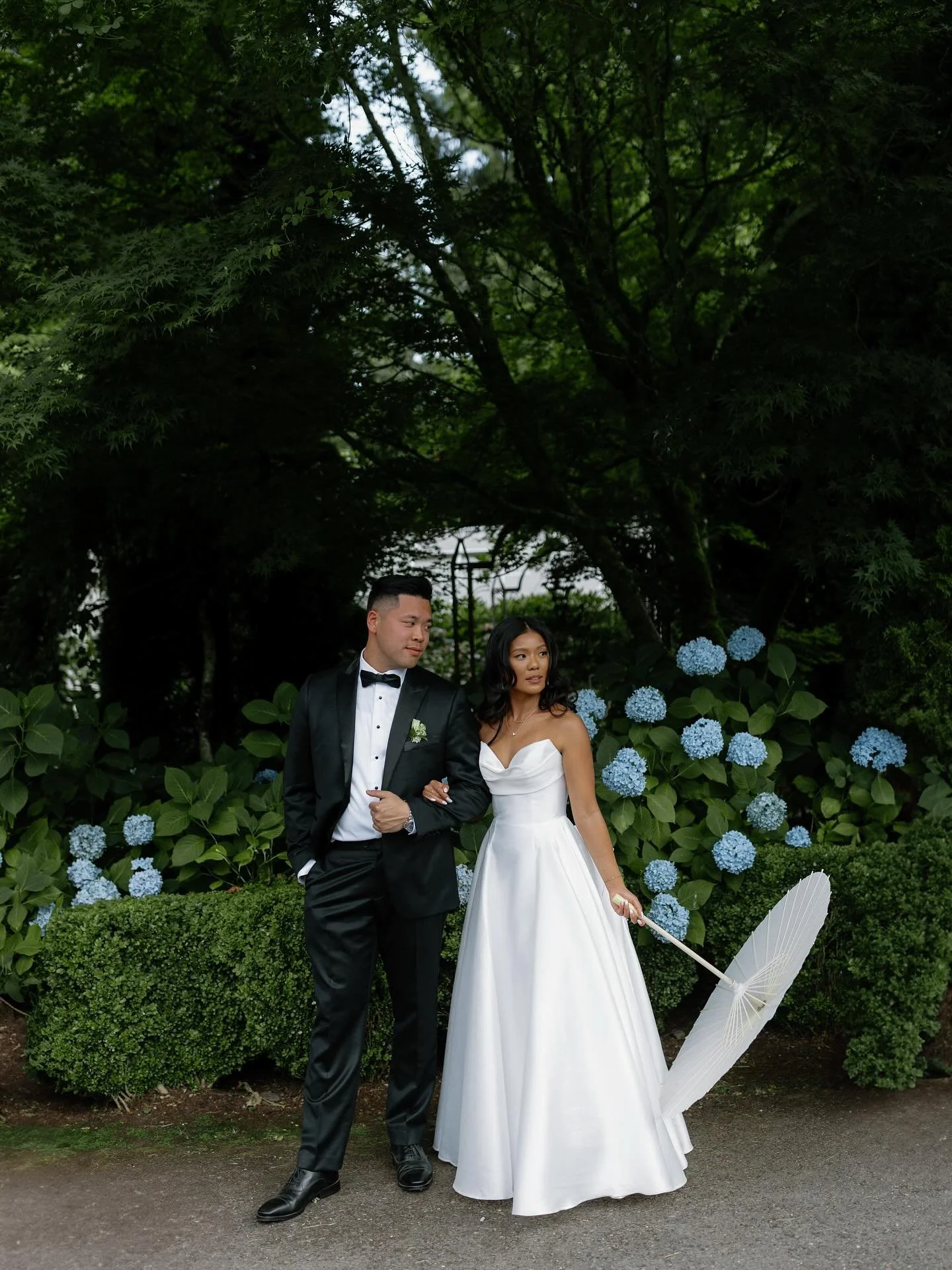 #aandbabe ashley &amp; connor in @jennyyoonyc &hearts;

photo @kaylaaesparza 
venue @foxhollow_events 
florals @prettyandposhflorals 
planning @colleenscoordinating 
video @honestyfilms 
hmua @weddinghairbyrhianna &amp; @allegralabella 

real bride, 