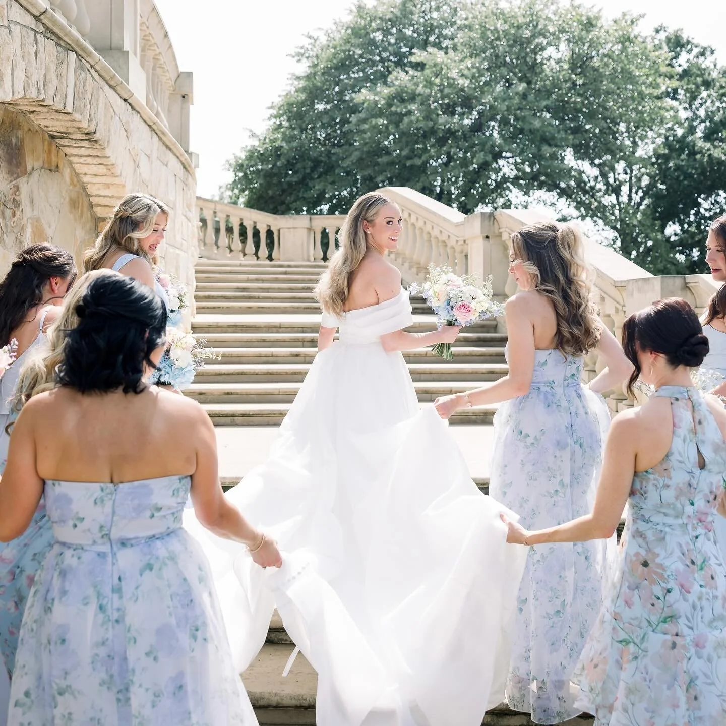 #aandbabe sarah &amp; dylan in @madilanebridal. 🤍 

photo @emilychappellproductions
florals @designhausfloral
venue @theolanatx
hmua @etoillyartistry

dress @madilanebridal via @aandbe_shops dallas

real bride, real wedding, dallas wedding, dallas b