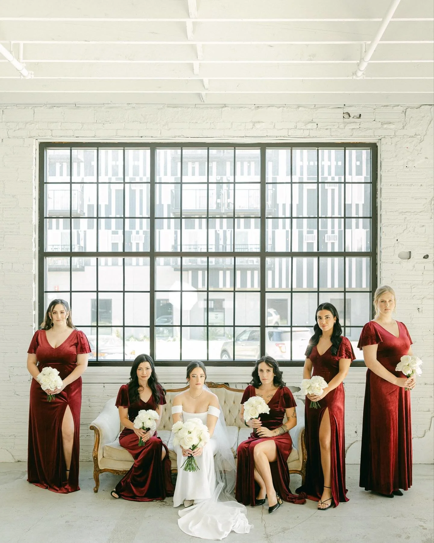 #aandbabe maren &amp; jordan in @alyssakristin_official 🤍

photo @abbyanders
venue @ivyandrosewarehouse @hgifargo
planning @breatheandrelaxevents
florals @lovealwaysfloral
hmua @staygoldaesthetics

dress @alyssakristin_official via @aandbe_shops por