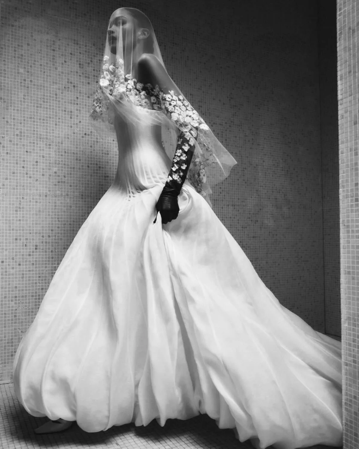 for all the @daniellefrankelstudio lovers out there! we have new arrivals across our locations and spoiler alert: they&rsquo;re ICONIC. 🖤

book an appointment to shop danielle frankel at select anna b&eacute; bridal boutiques.