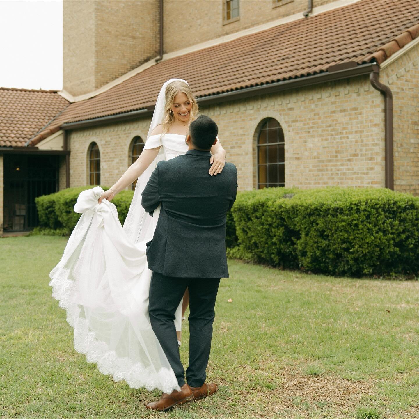 #aandbabe taylor &amp; ulysses in @jennyyoonyc🤍

photo @morganyoungmedia
hmua @teasetopleasehairandmakeup
florals flowerfields florals tx

dress @jennyyoonyc via @aandbe_shops dallas

#weddinginspo, #weddingdress, real bride, real wedding, dallas br