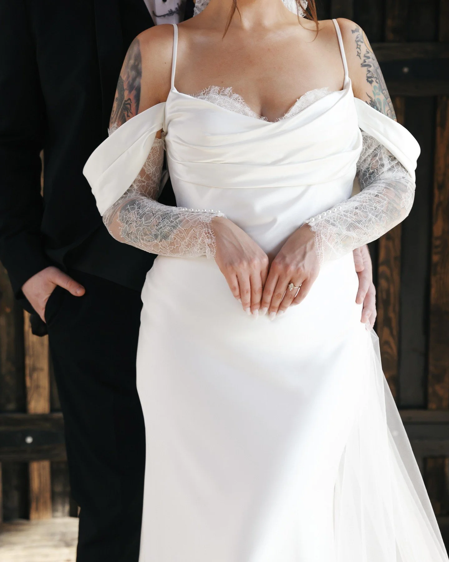 we&rsquo;re obsessed with this color combo &amp; the way &lsquo;cam&rsquo; by @watters fits so beautifully into this stunning styled shoot! 🤍💜🦋

photo @kinseyannphotography
host photographer @bockbabesphotography
planner @wrighteventsplanning
venu