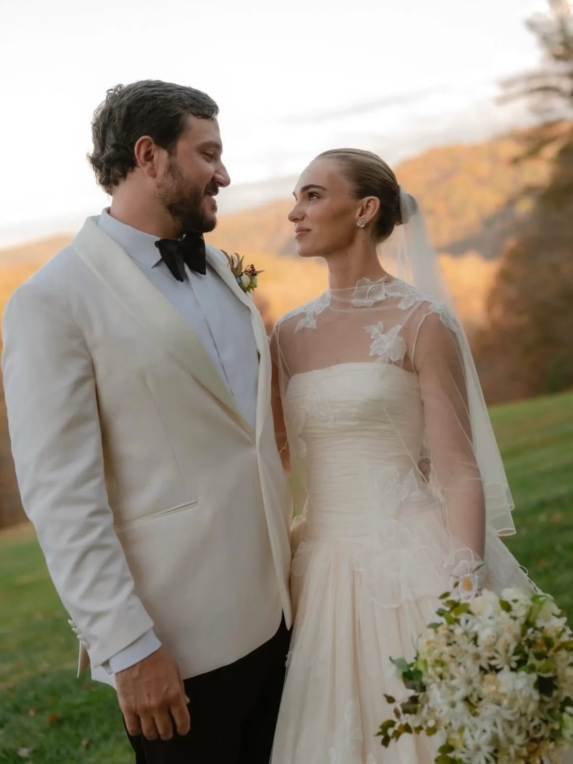 oh to be a @daniellefrankelbride. 🕊️ if you&rsquo;re still looking for your dream dress + are as obsessed as we are with these photos, you need to be shopping @daniellefrankelstudio.

with luxe fabrics, intricate details, + unmatched craftsmanship, 