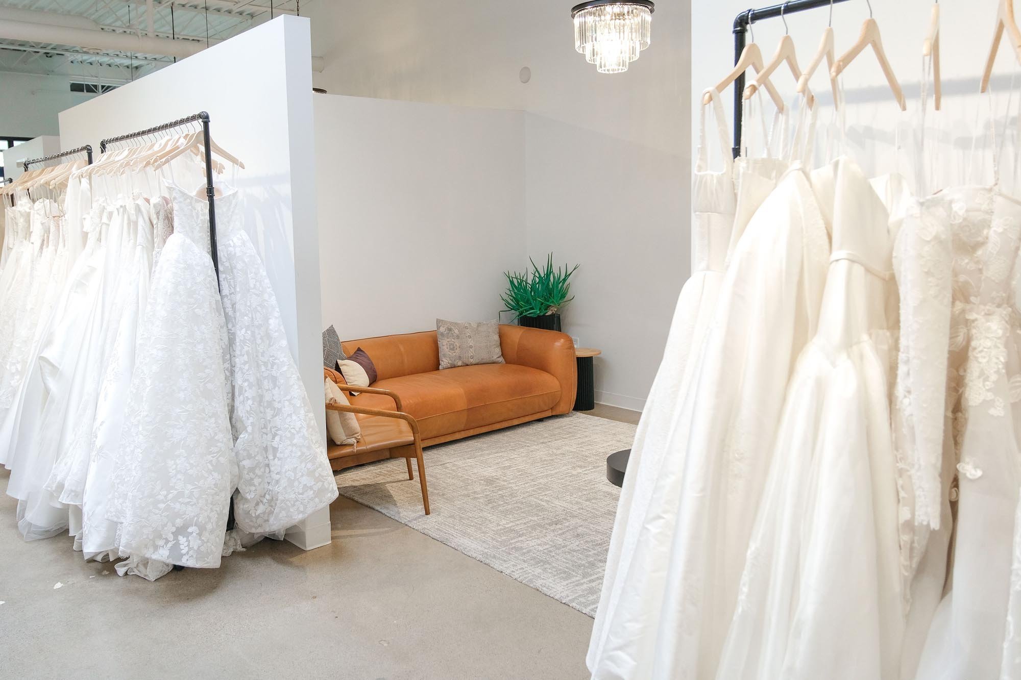 aandbe-x-anna-be-bridal-shop-minneapolis-017.jpg