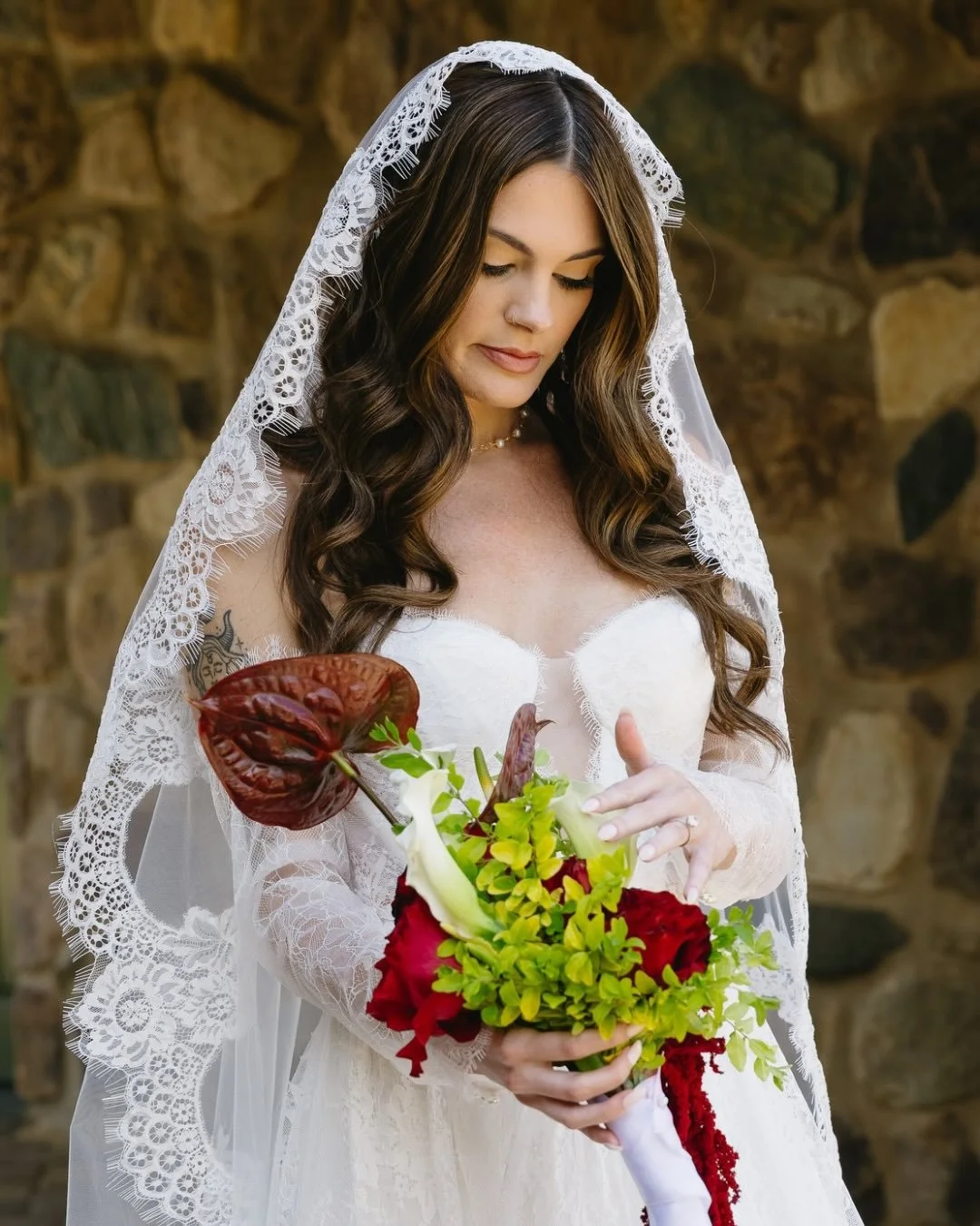 in love with these beautiful photos of a&amp;be bride jeniffer &amp; jacob 🤍 

congratulations to the laynes 🕊️

dress | charlotte by locket @watters via a&amp;b&eacute; charlotte
veil | @untamedpetals
gloves | @watters
photographer | @alexisricksp