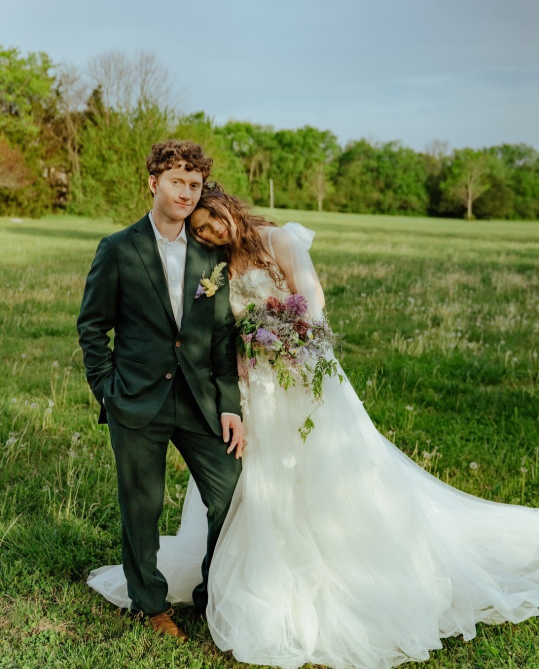 this colorful &amp; vibrant styled shoot is the perfect inspo for spring &amp; summer weddings 💐✨

gown | habaneria by @alenaleenabridal via a&amp;b&eacute; nashville
venue | @themaccavilla
planning | @seamless.sundays
florist | @bluebirdandcofloral