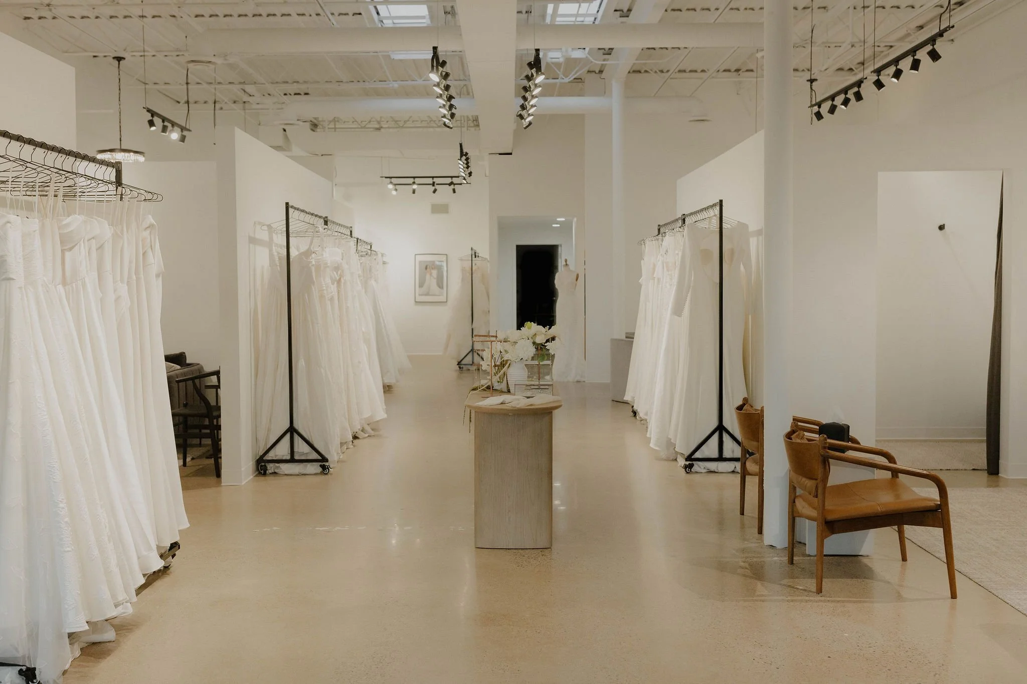 aandbe-minneapolis-bridal-shop-so-jean-photography-002.jpg