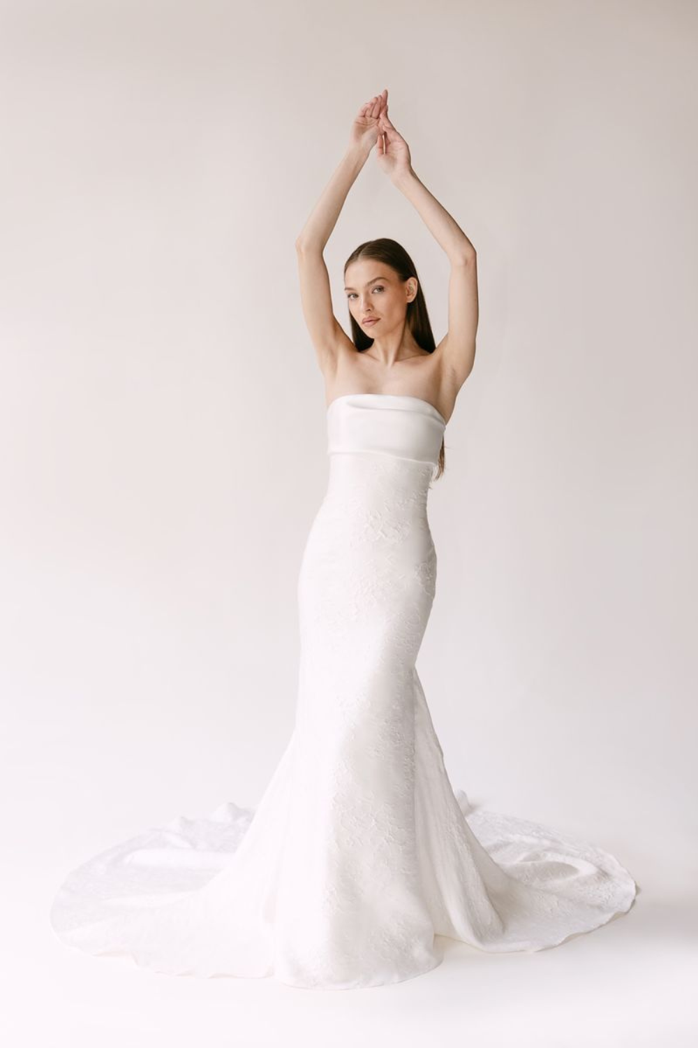 brielle-alyssa-kristin-wedding-dress-3.png