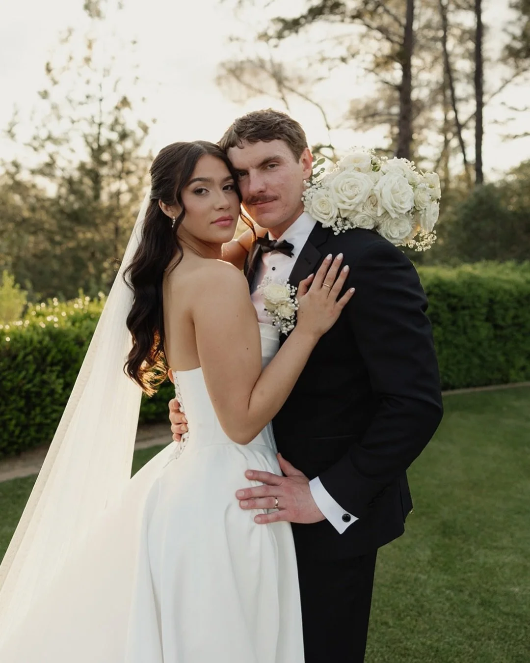 congratulations are in order for a&amp;b&eacute; bride sabrina &amp; oleg 🥂🤍

dress | dahlia by @alenaleenabridal via a&amp;b&eacute; #sacramento
photographer | @christab.photography
venue | @wedgewood.winchestervista
florist | @bloomsbykatinka
hai