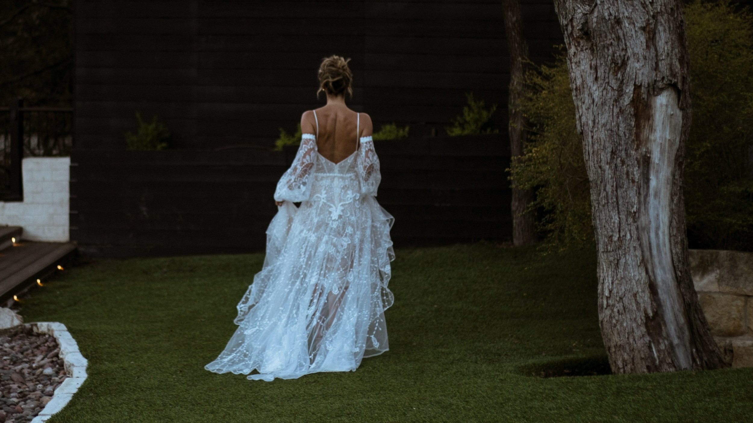 The Best Non-Traditional Wedding Dresses of 2023 - Pretty Happy Love -  Wedding Blog | Essense Designs Wedding Dresses