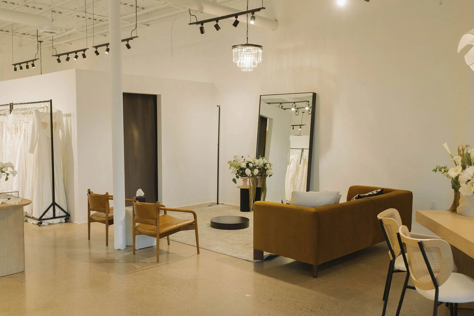 A&bé x anna bé bridal shop