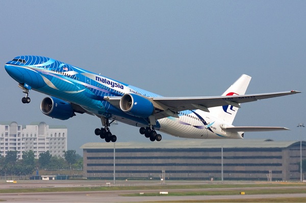 A Malaysia Airlines Boeing 777-200, similar to the one lost Saturday between Vietnam and Malaysia.