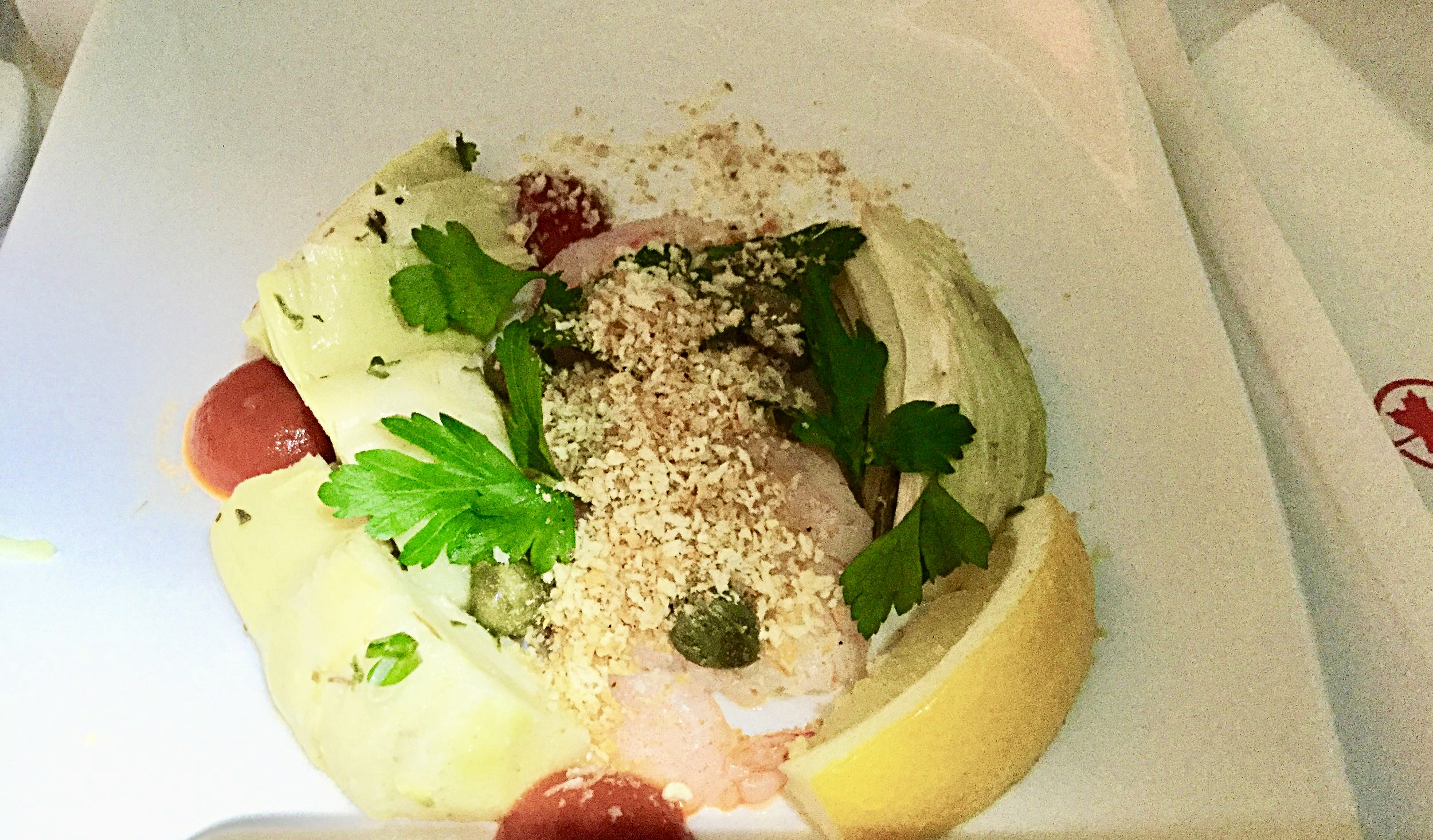 The highlight of inflight dining was the amazing appetizer by celebrity chef David Hawksworth - poached tiger prawns, marinated artichokes, roasted fennel with red pepper vinaigrette.
