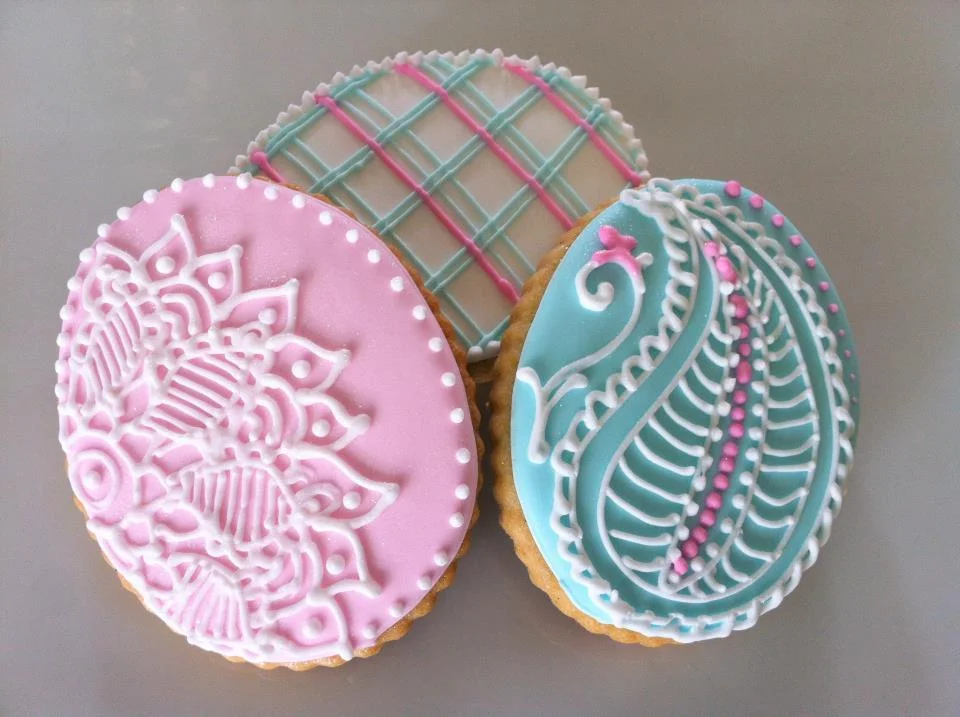 Henna/Plaid in pink and blue