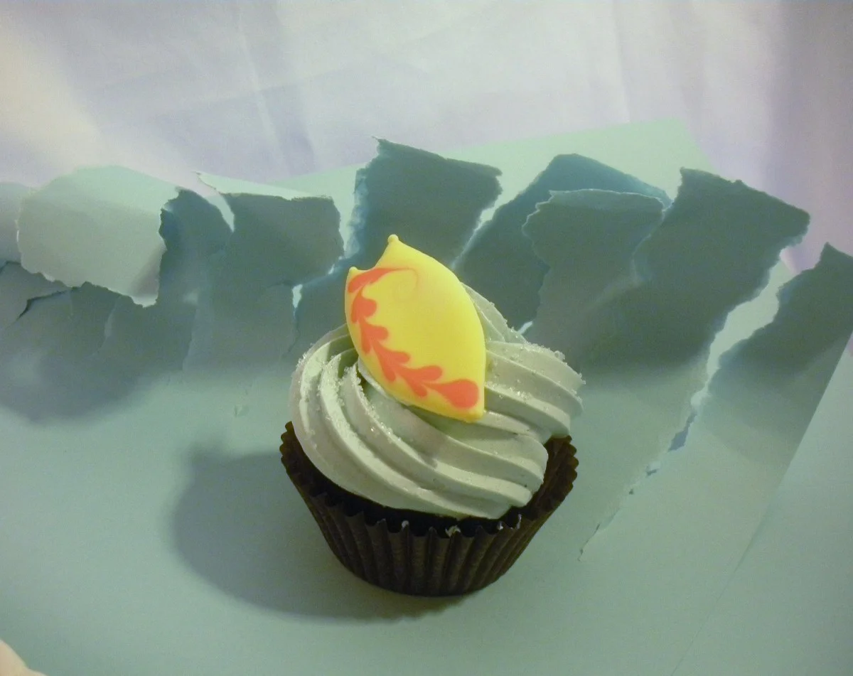 Surfboard Cupcake (hand made candy surfboard)