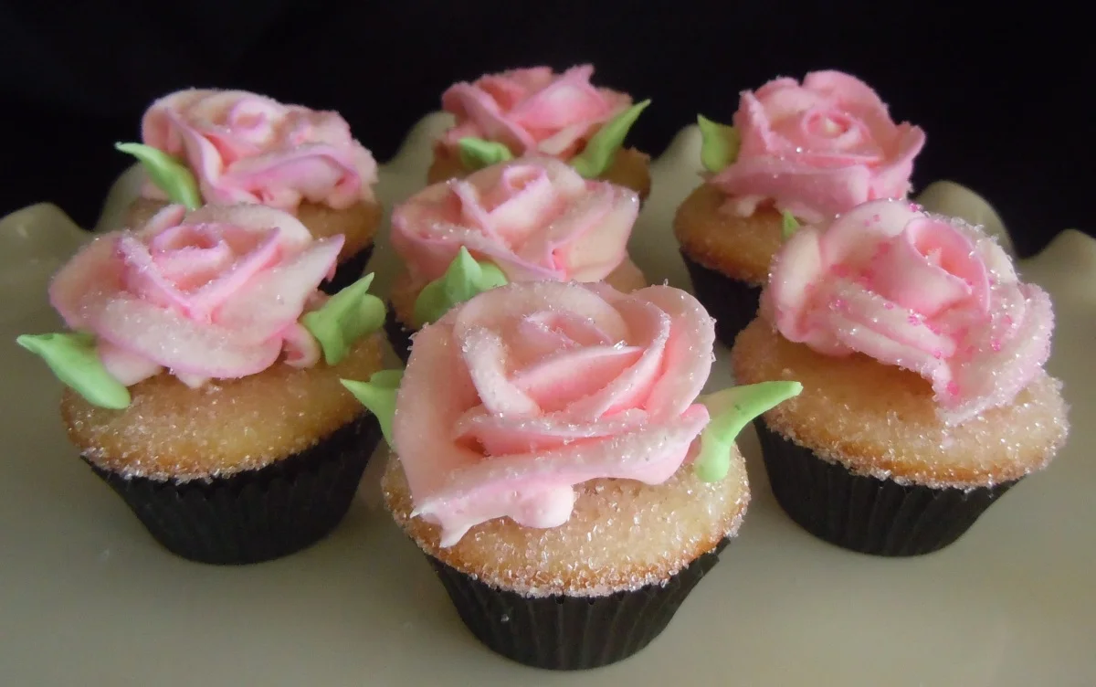 Mini Rose Cupcakes