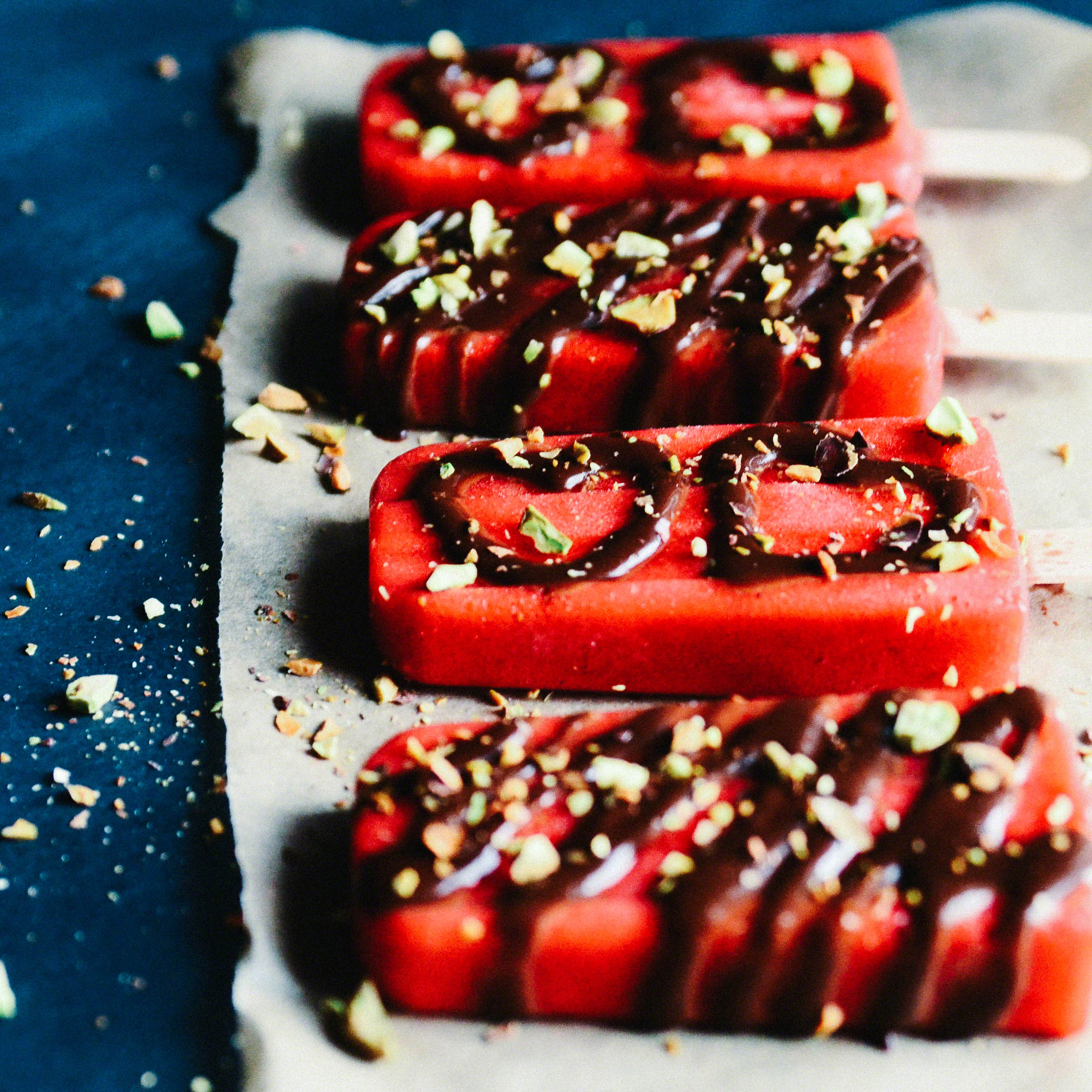 dm-strawberrypopswithchoc.jpg