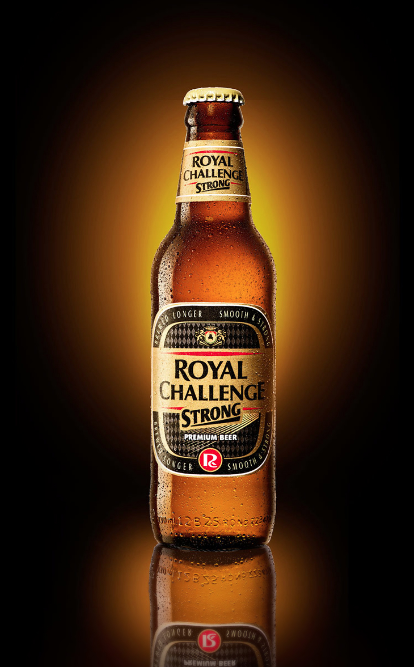 Beer challenge. Royal Dream пиво. Пиво Royal Challenge strong Premium. Пиво chelend Royal Challenge. Royal Challenge strong India Beer.