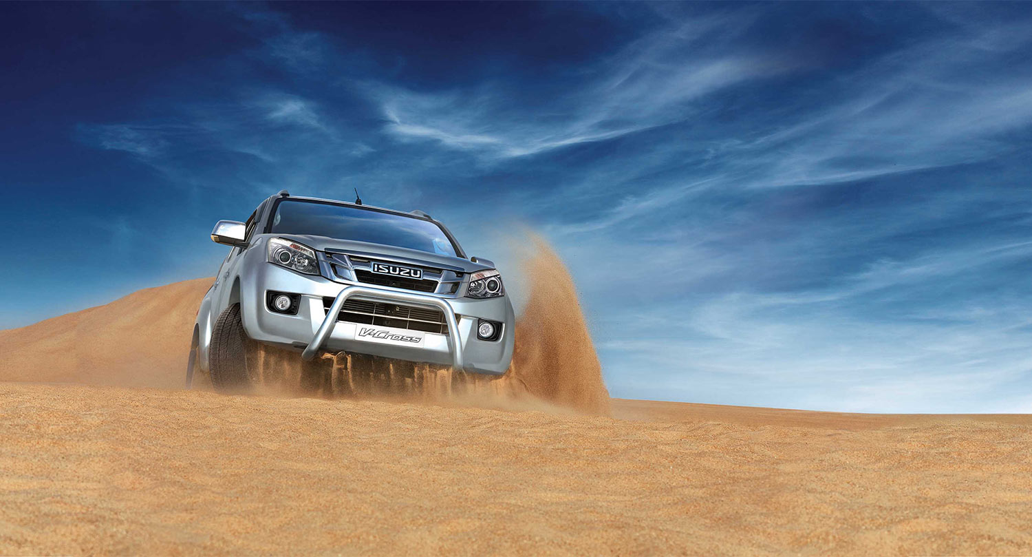 Isuzu-Sand-bashing.jpg