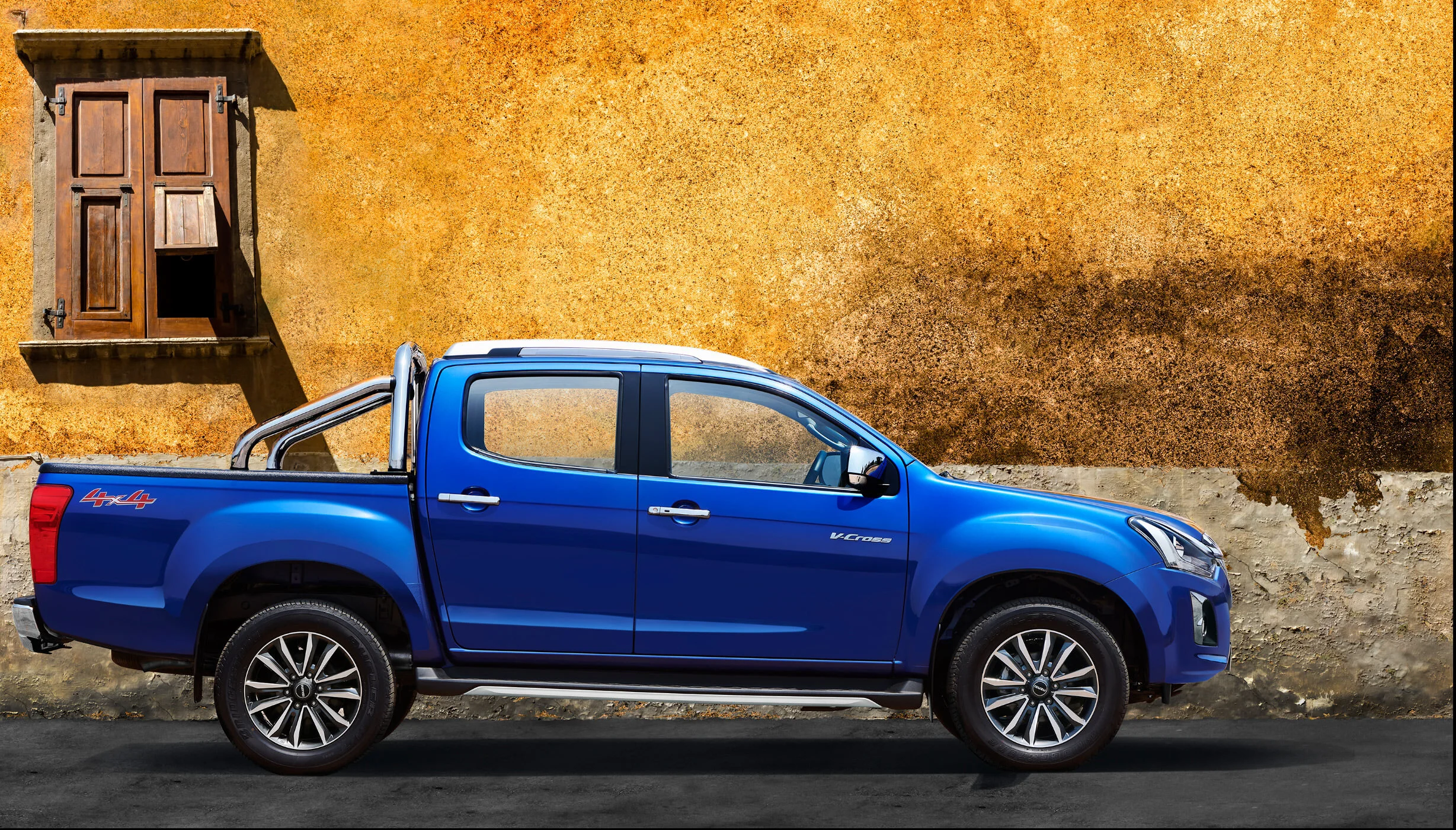 automotive-photography-blue-isuzu-v-cross-side-view.jpg