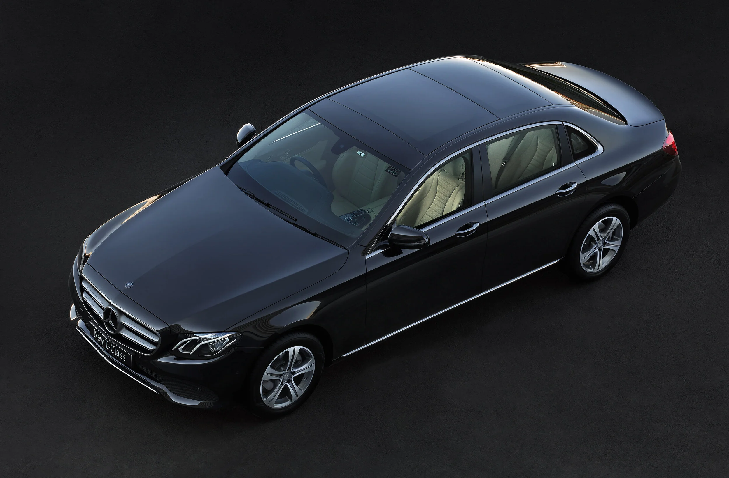 automotive-photography-mercedes-e-class-top-view.jpg
