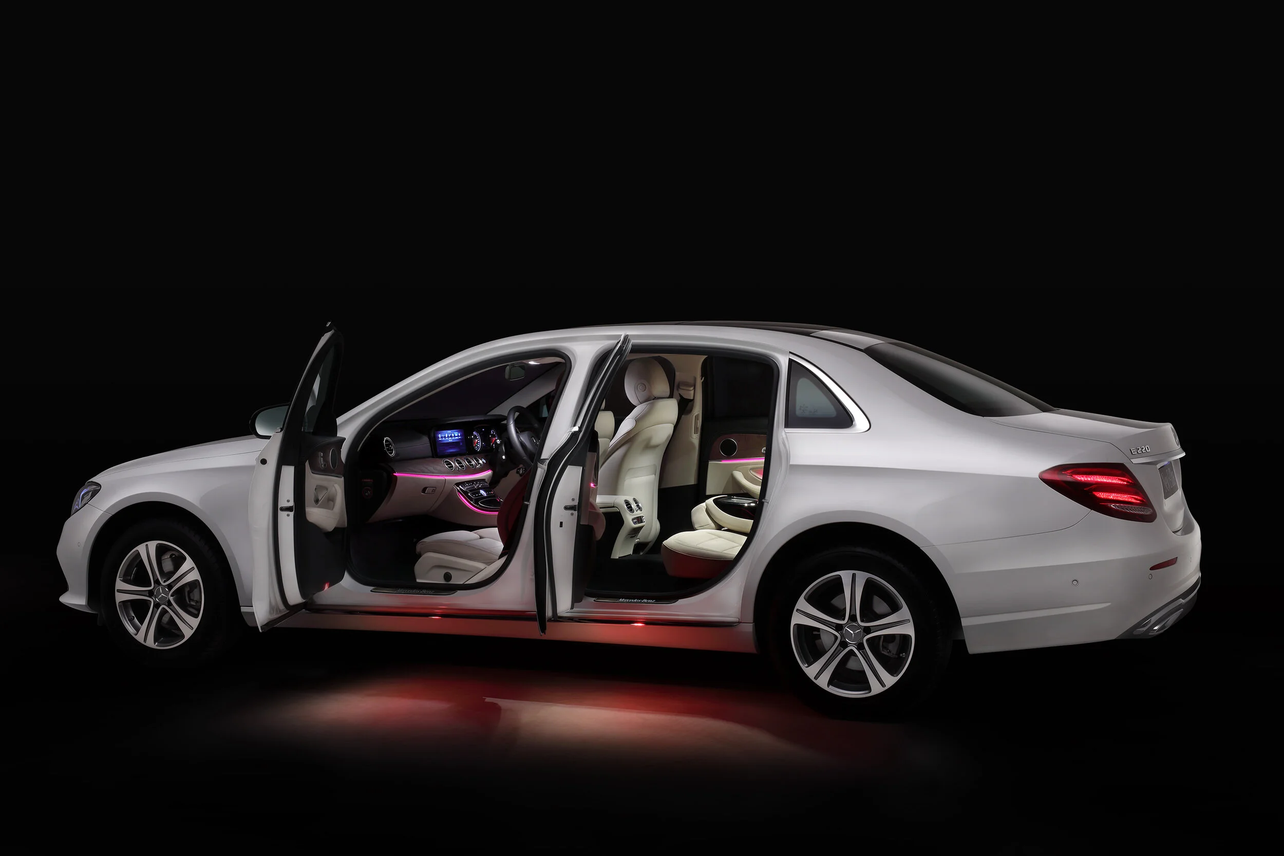 automotive-photography-mercedes-e220-interior-lights.jpg