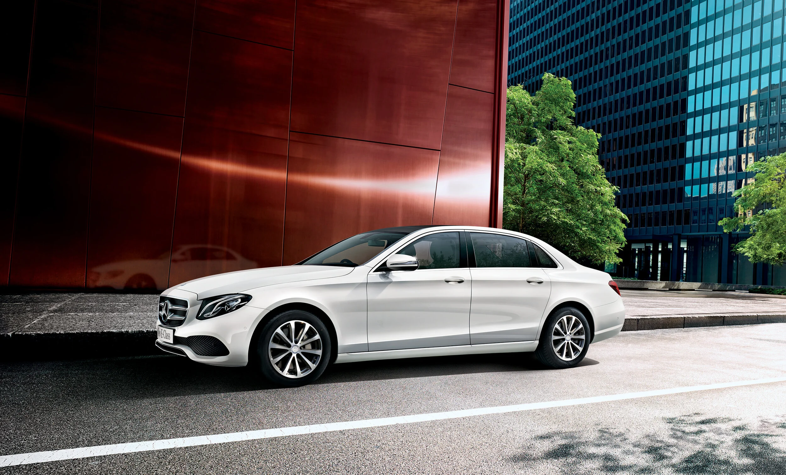 automotive-photography-mercedes-e-class-side-view.jpg