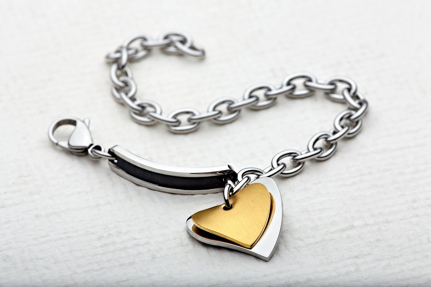 luxury-product-photography-heart-charm-bracelet.jpg