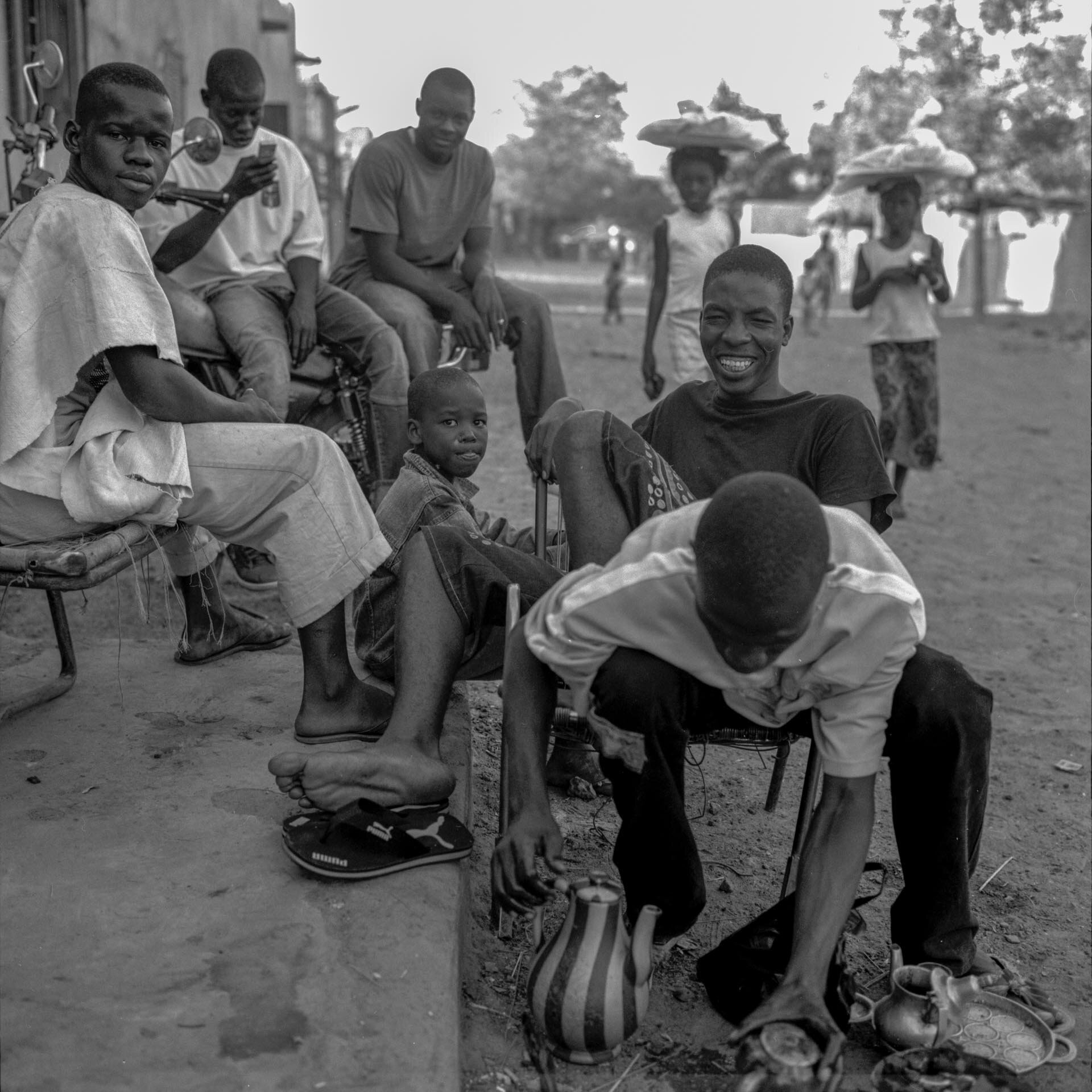 La jeunesse veille au "grain", Bamako, Mali, 2009.