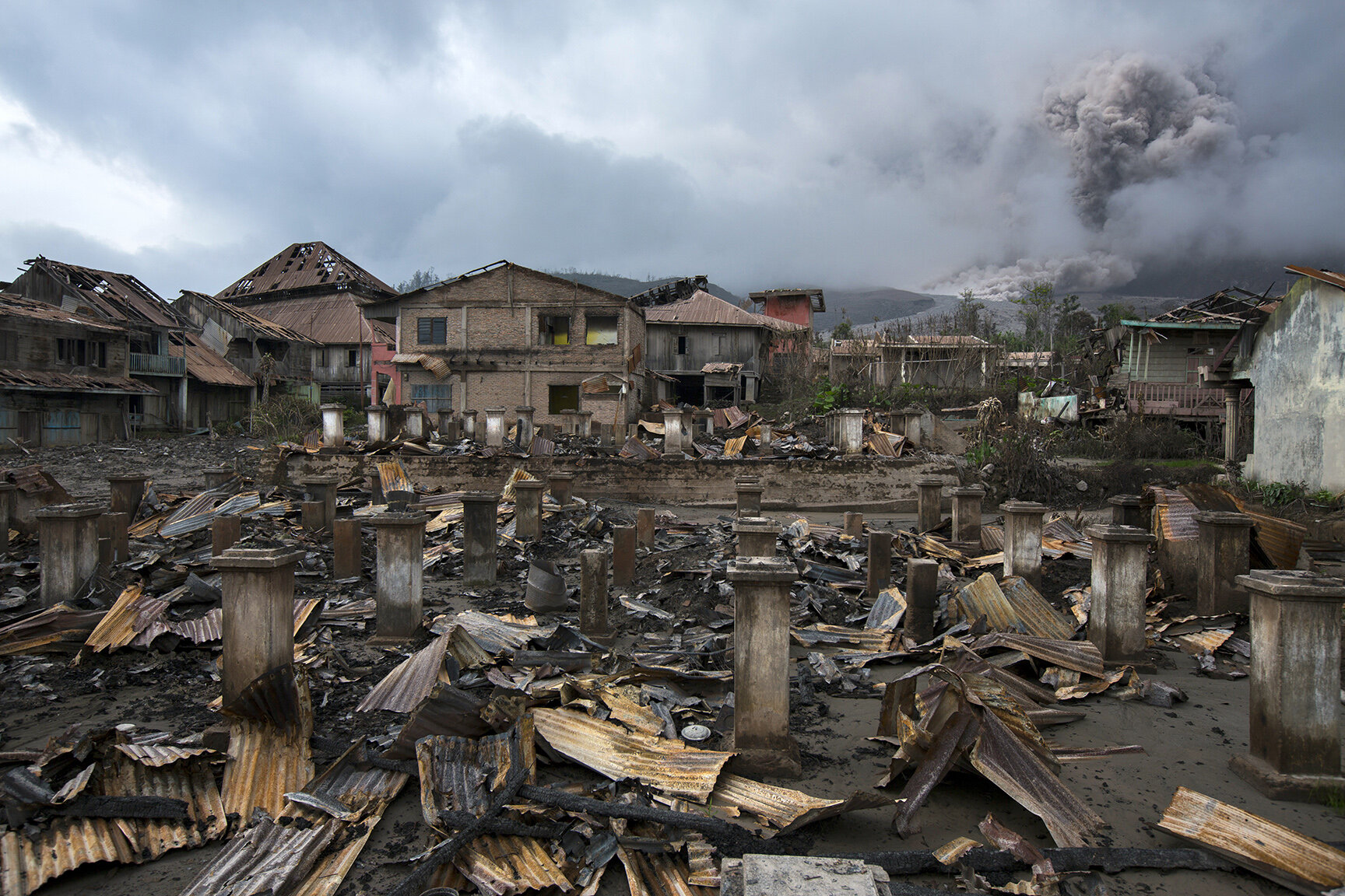 MOUNT SINABUNG INDONESIA