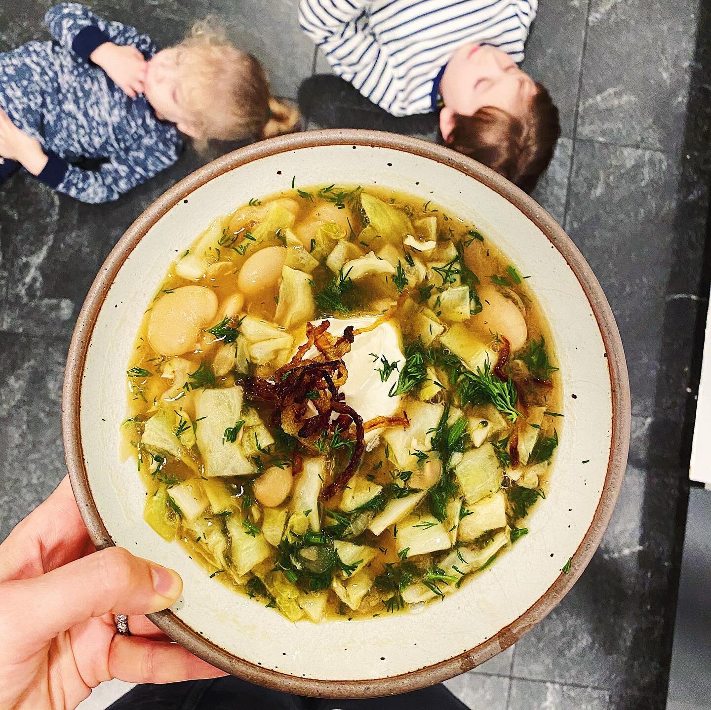 Good day for dilly bean stew with cabbage and frizzled onions. Love this vinegary, buttery, creamy combo. Used limas cooked from dried and it was extra extra. Recipe from @alisoneroman stay cozy friends.