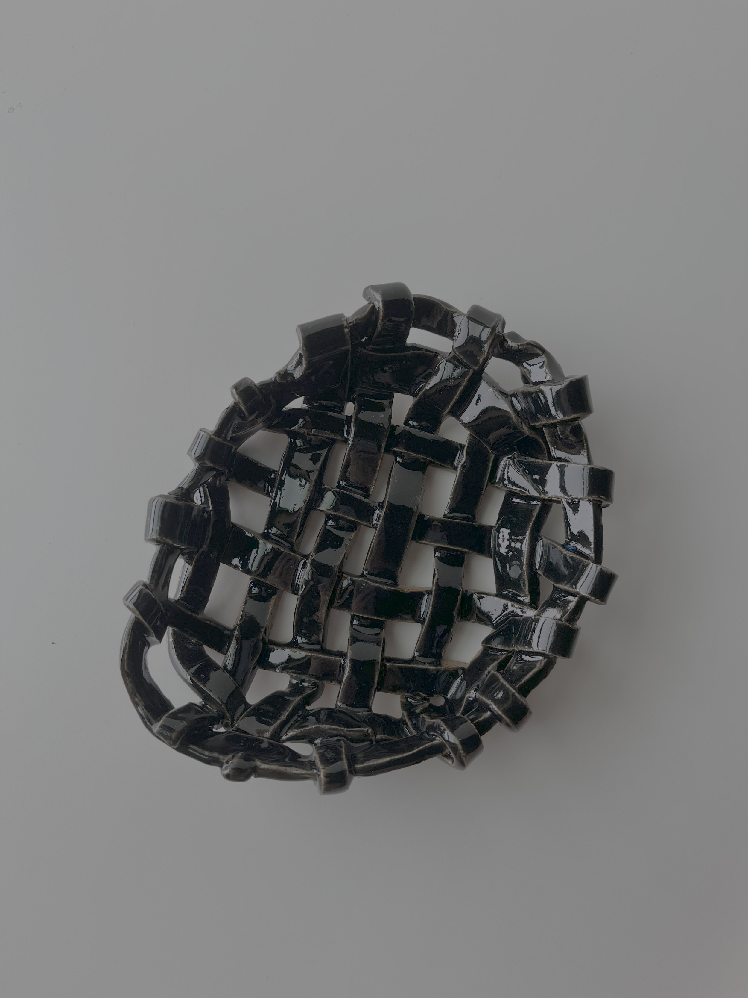 smallshinyblackbasket-1.png