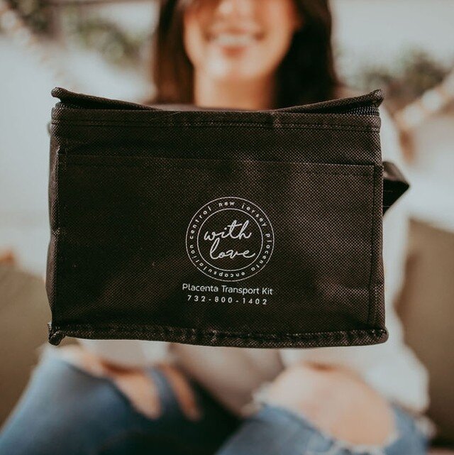 Our placenta transport kits are designed to be single use to prevent any cross contamination, but did you know you can request a brand new, never used one to be delivered with your capsules? ⁠
⁠
It makes a fun little keepsake to have, makes a great s