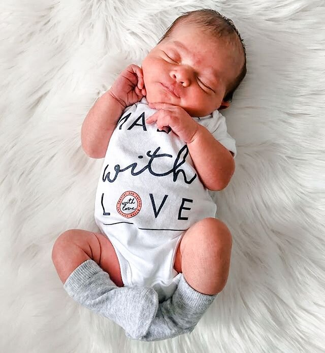We wish we could all be as peaceful during these crazy times as this PERFECT little lady. 
But dont worry, we know you need your capsules more than ever during all this, and we are here to let you know encapsulation is still happening. This little on