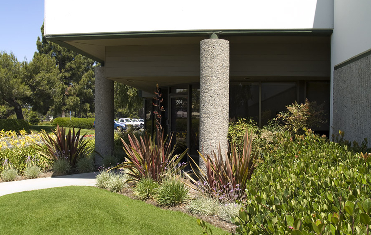  Pacifica Real Estate Company hired Enviroscaping to manage the replanting of this large commercial property, Skyway Industrial Park in Santa Maria. Shown here is just one of the many commercial office spaces maintained by a full-time Enviroscaping g