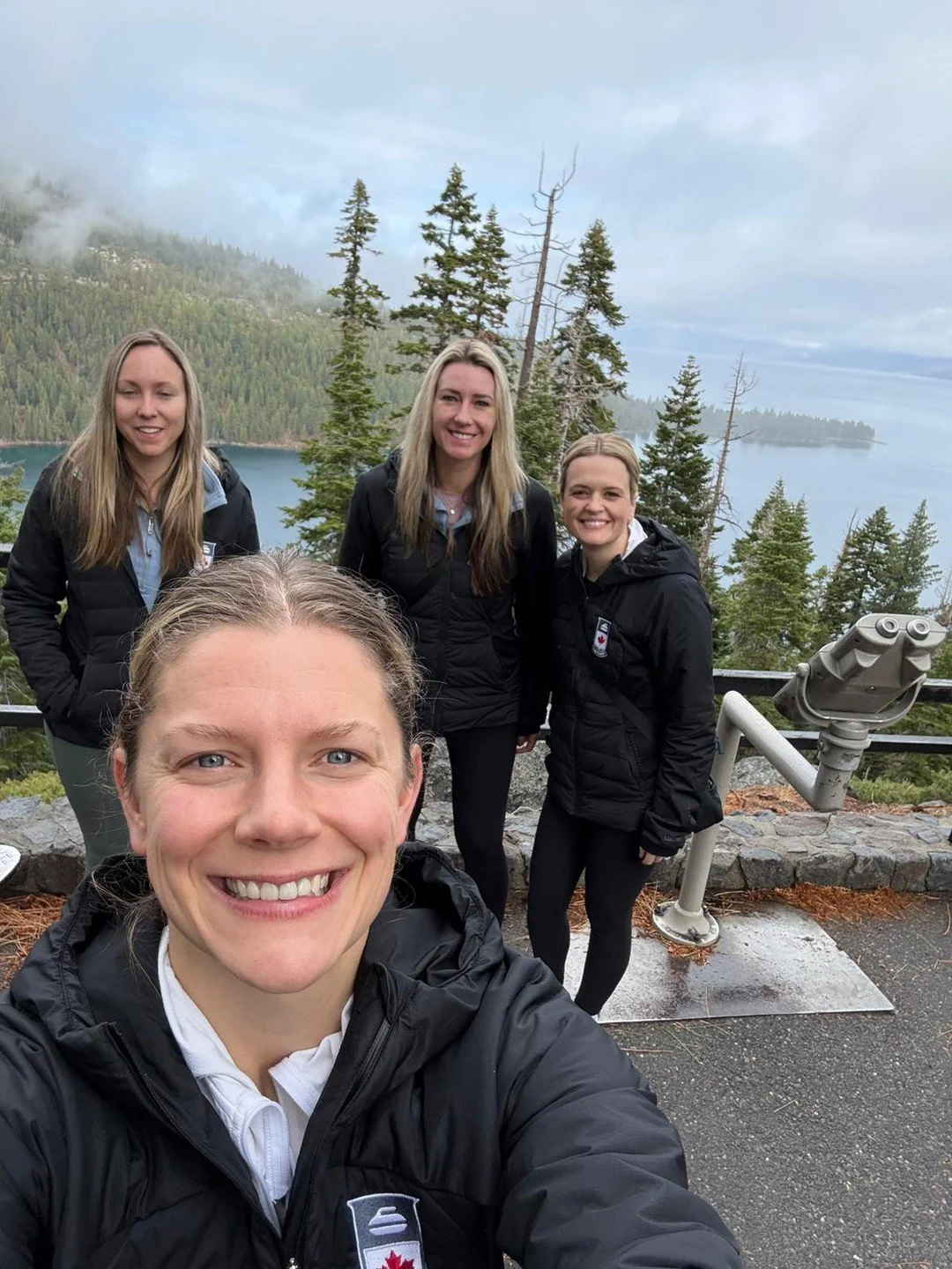 Took a small break to enjoy the beautiful sights in Lake Tahoe🌲🛶