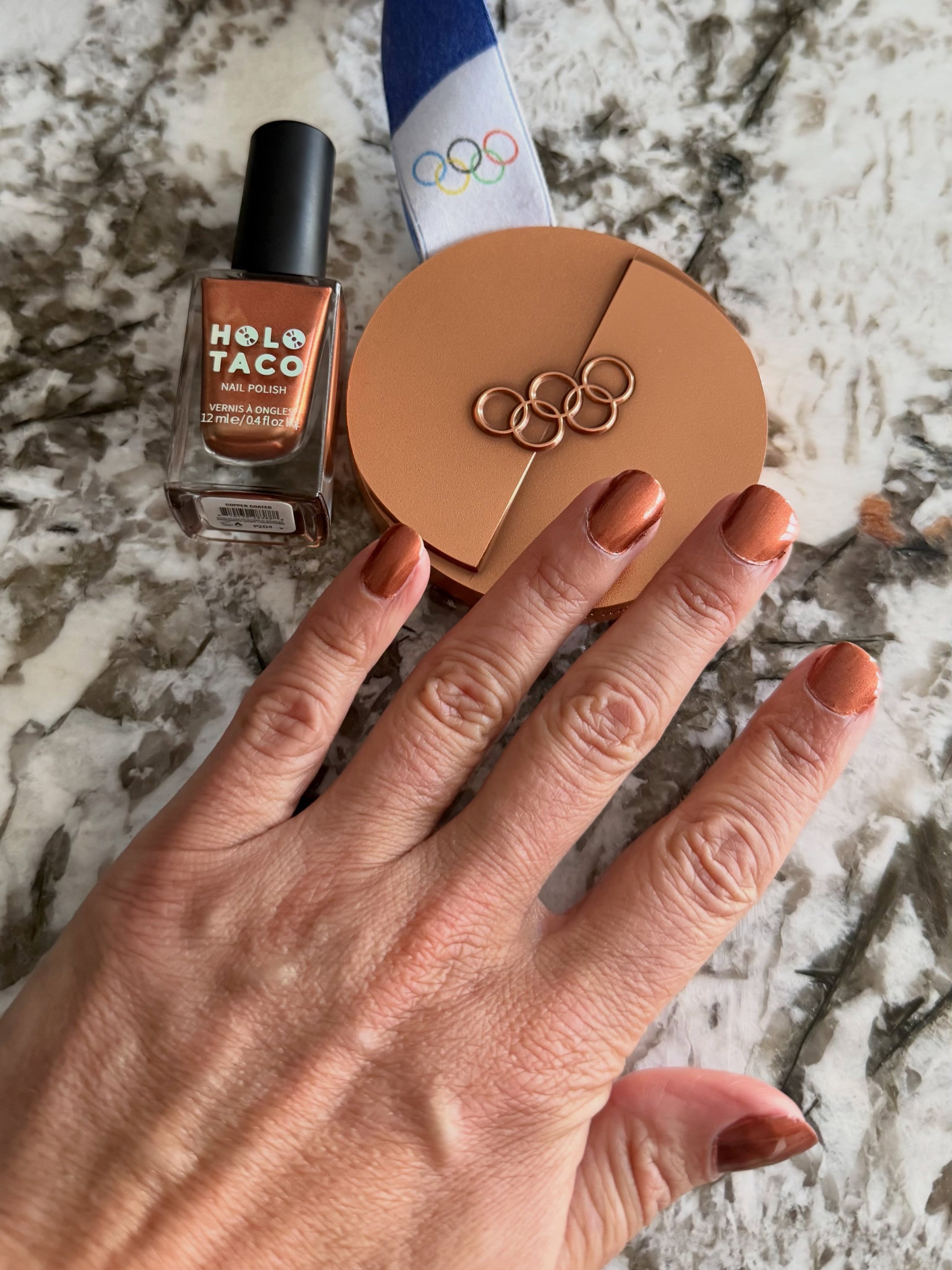 How perfectly matched is the Copper Coated shade 😍🥉

The @holotaco Spice Rack is the perfect fall collection 🍂 💅