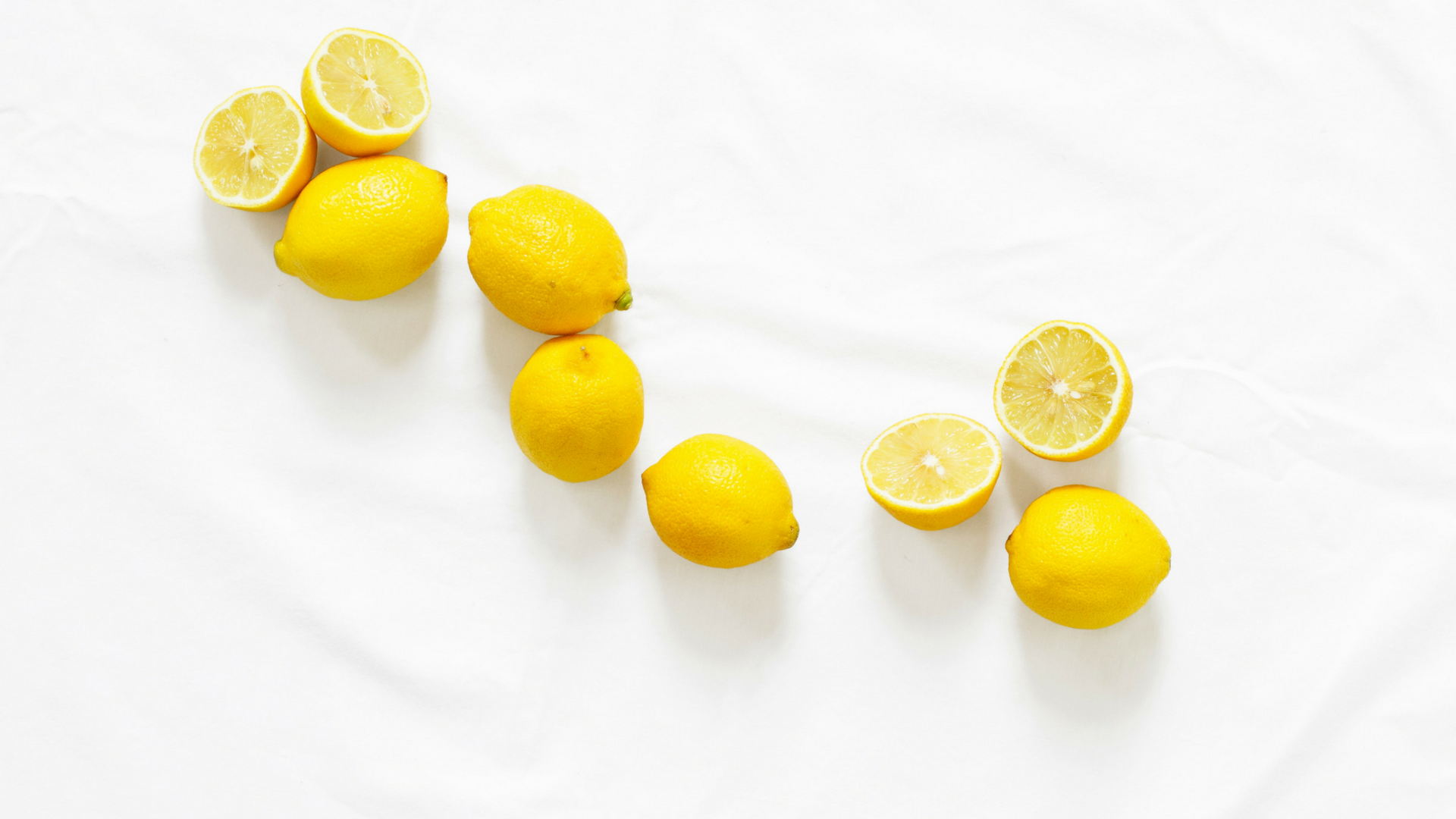 Photo Credit: Lauren Mancke via Unsplash - Vit C in lemon: 53mg/100g